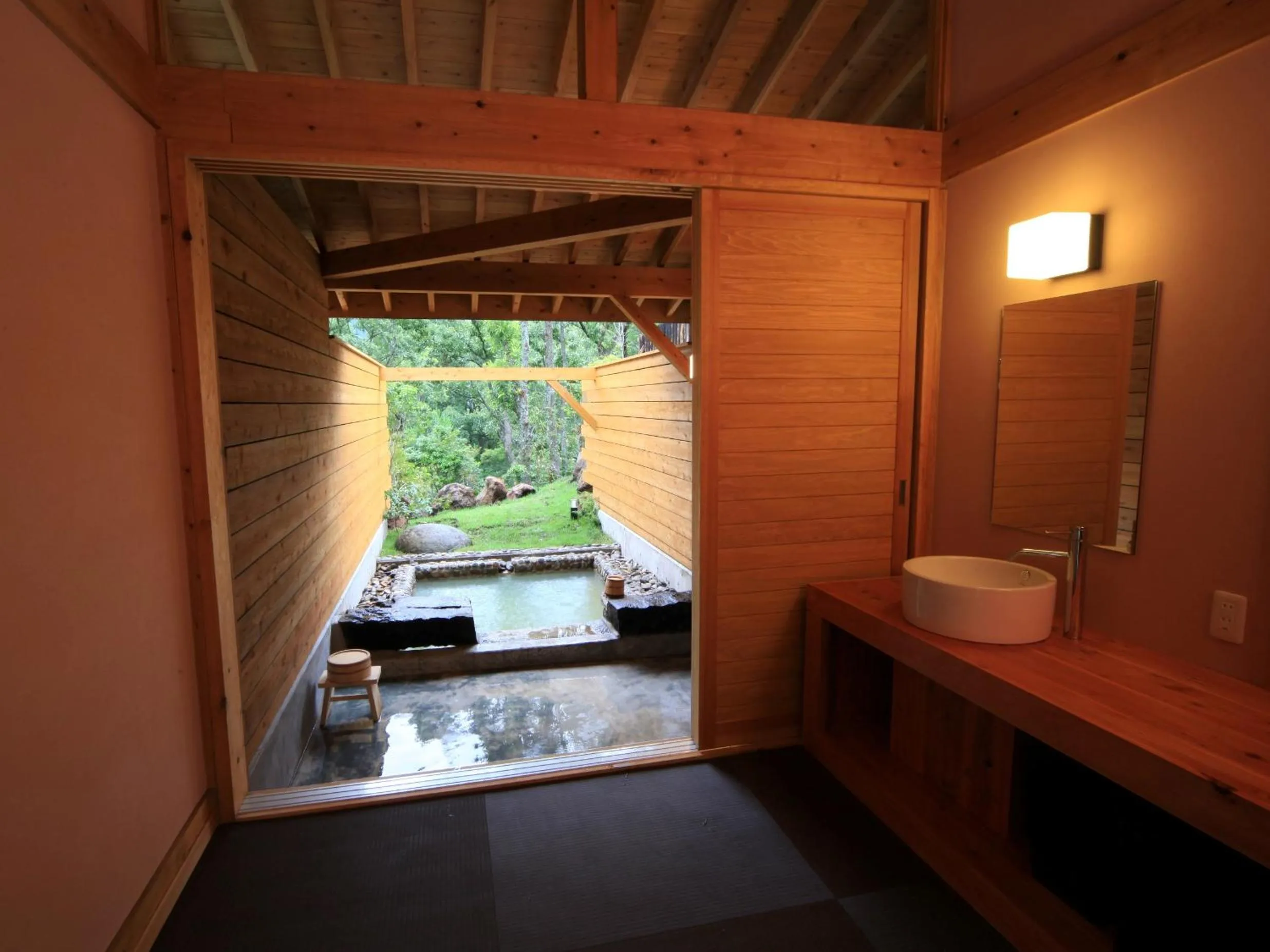Hot Spring Bath in Lodge Toranoyu
