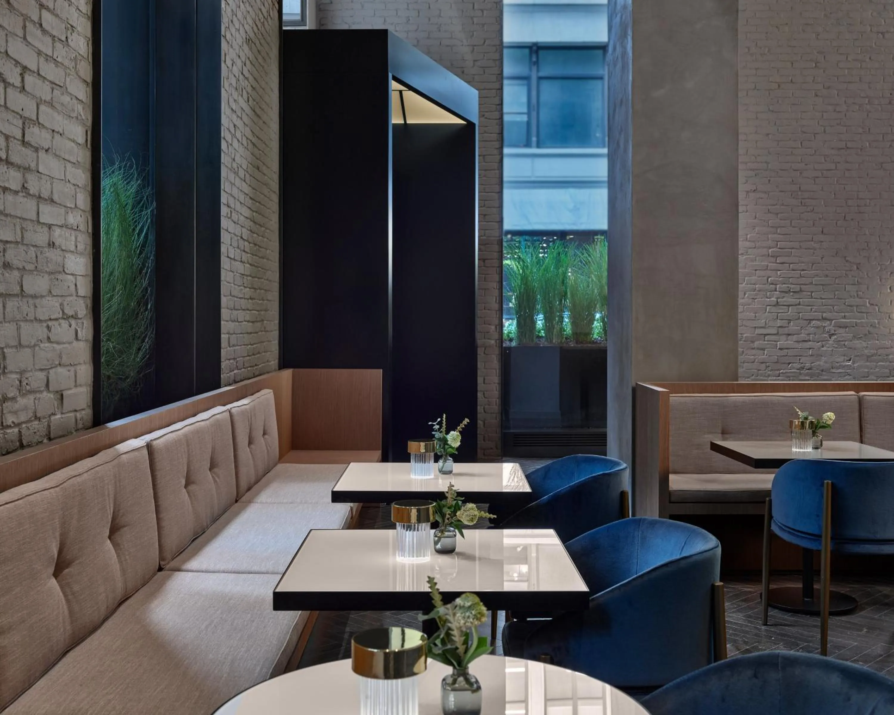 Restaurant/places to eat in Hotel AKA NoMad