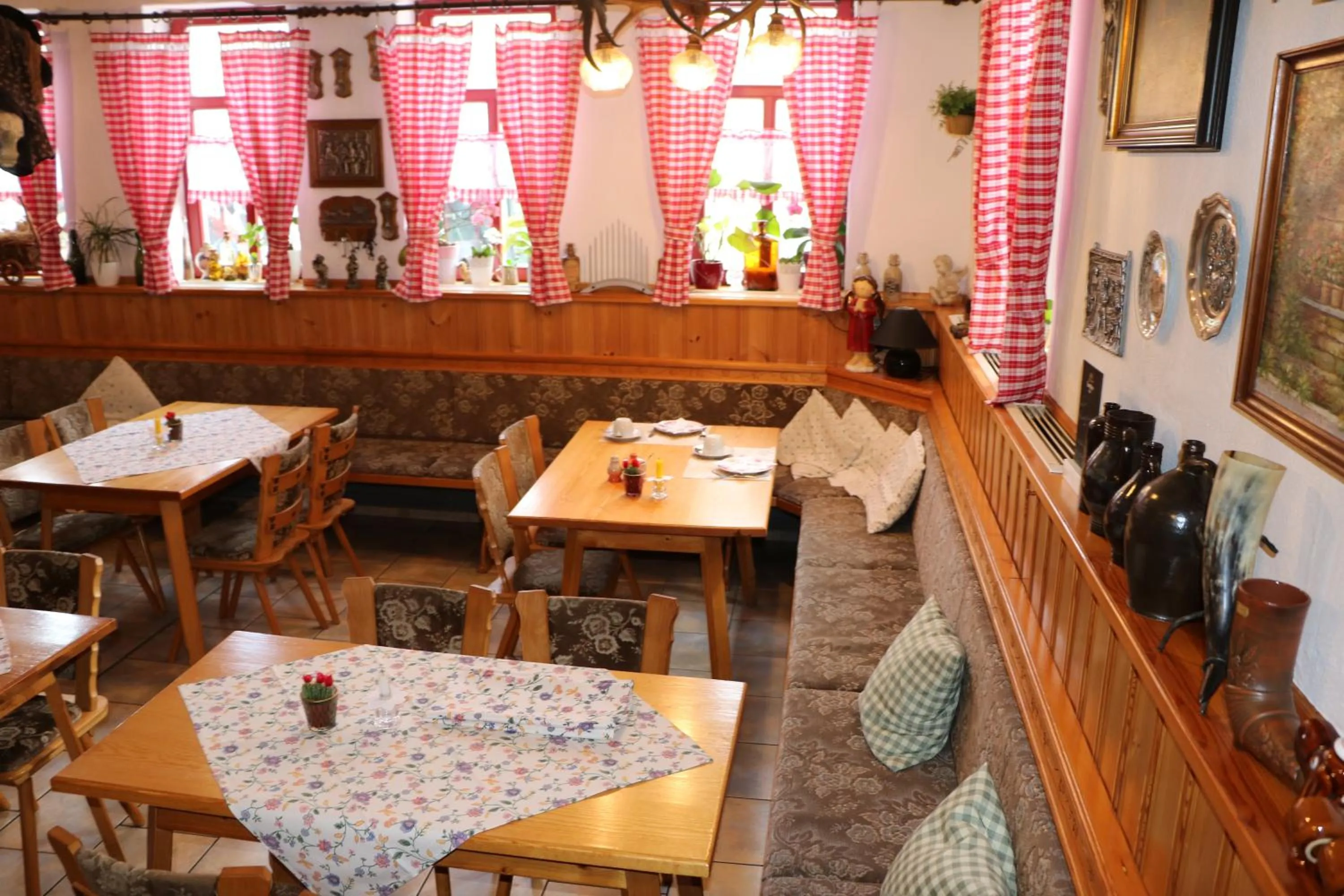 Restaurant/places to eat in Gasthaus Zur Weintraube