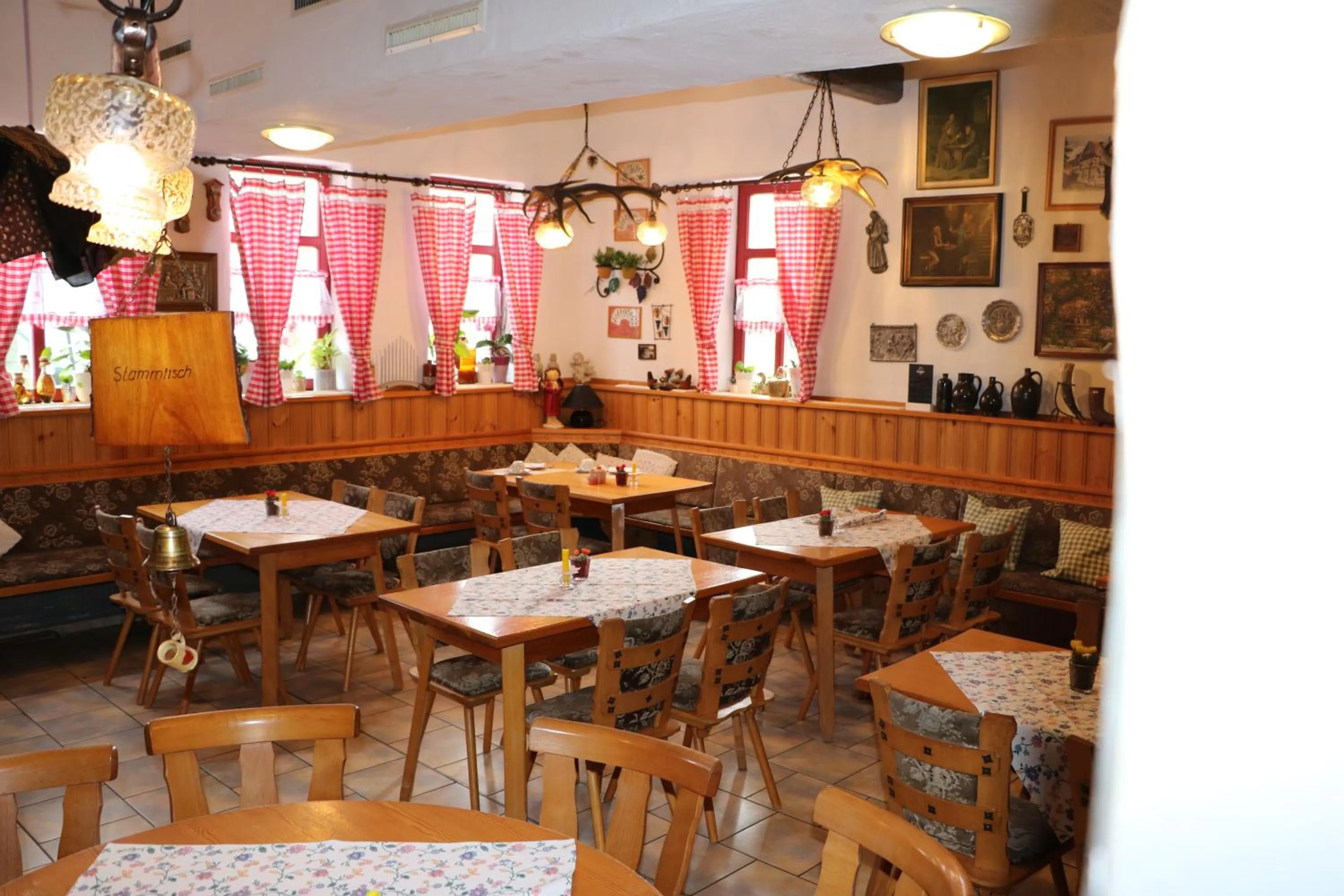 Restaurant/places to eat in Gasthaus Zur Weintraube