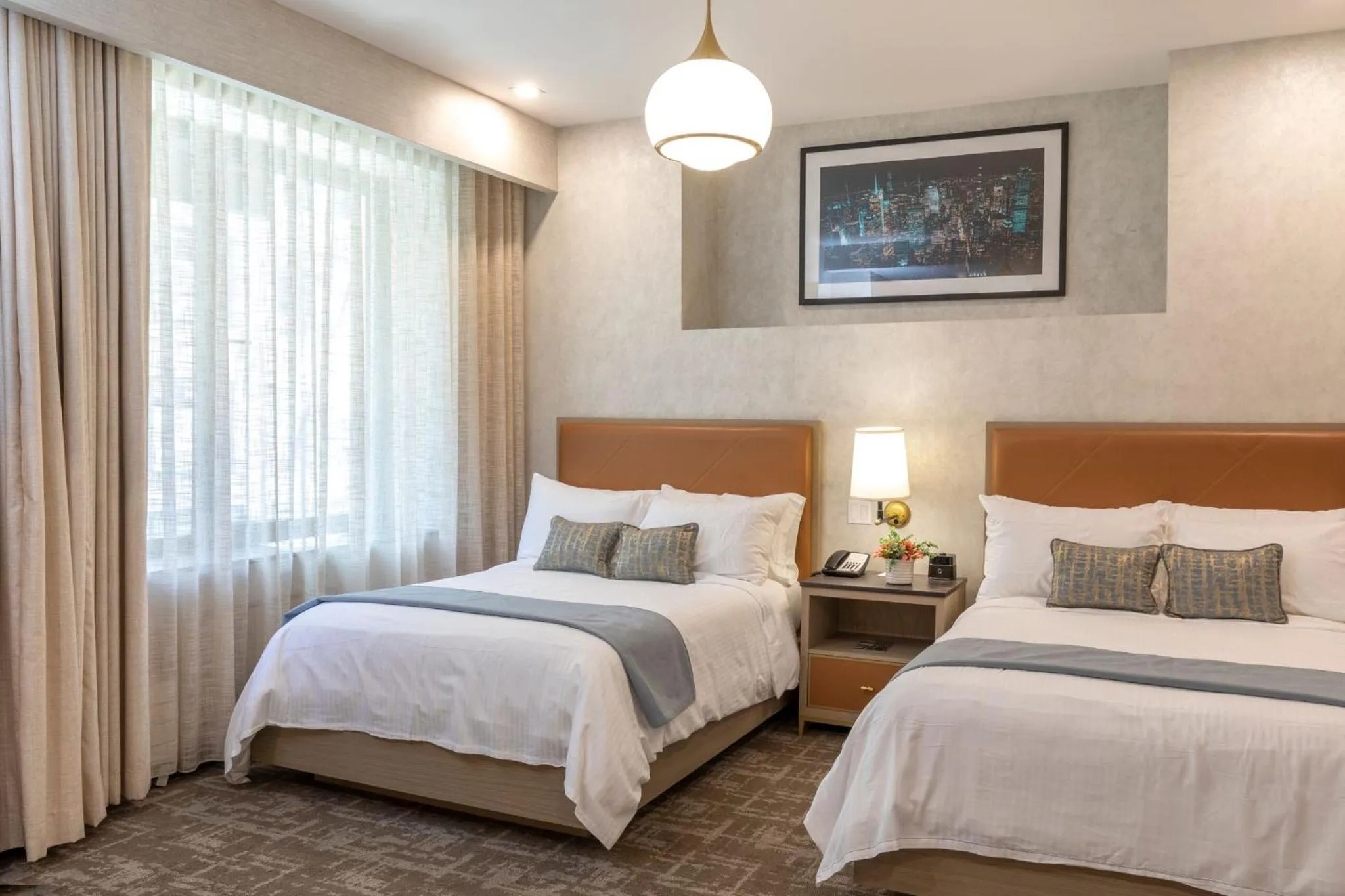 Bedroom, Bed in Broadway Plaza Hotel