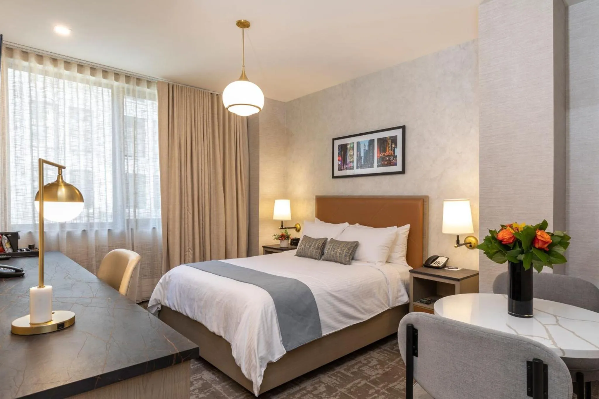 Bedroom, Bed in Broadway Plaza Hotel