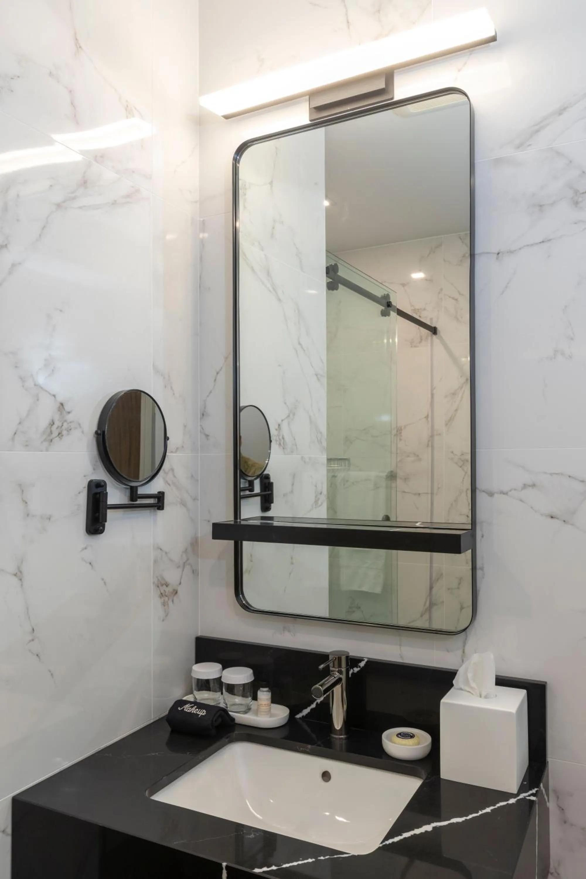 Bathroom in Broadway Plaza Hotel