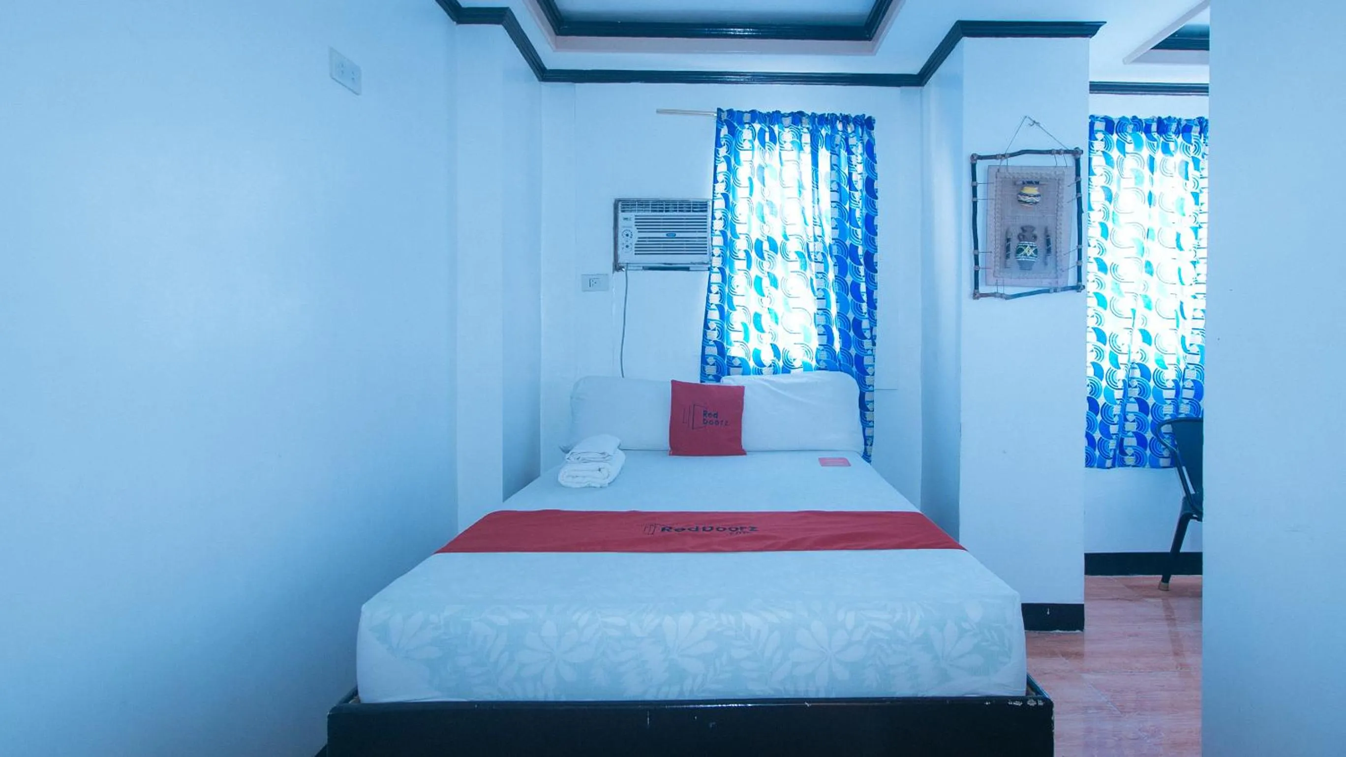 Photo of the whole room, Bed in RedDoorz at Minas Place 1 Tacloban