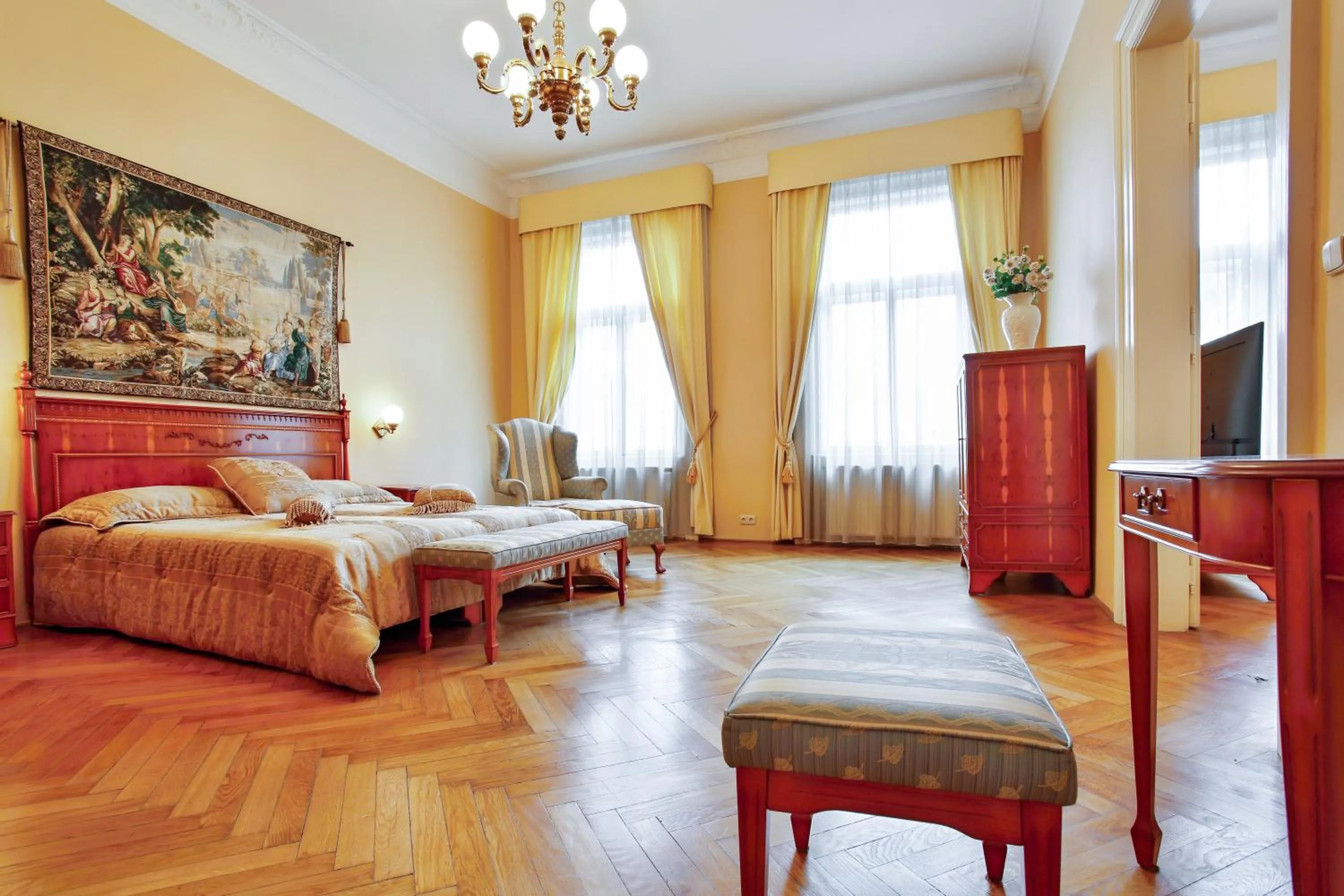 Bedroom, Bed in Open Gate
