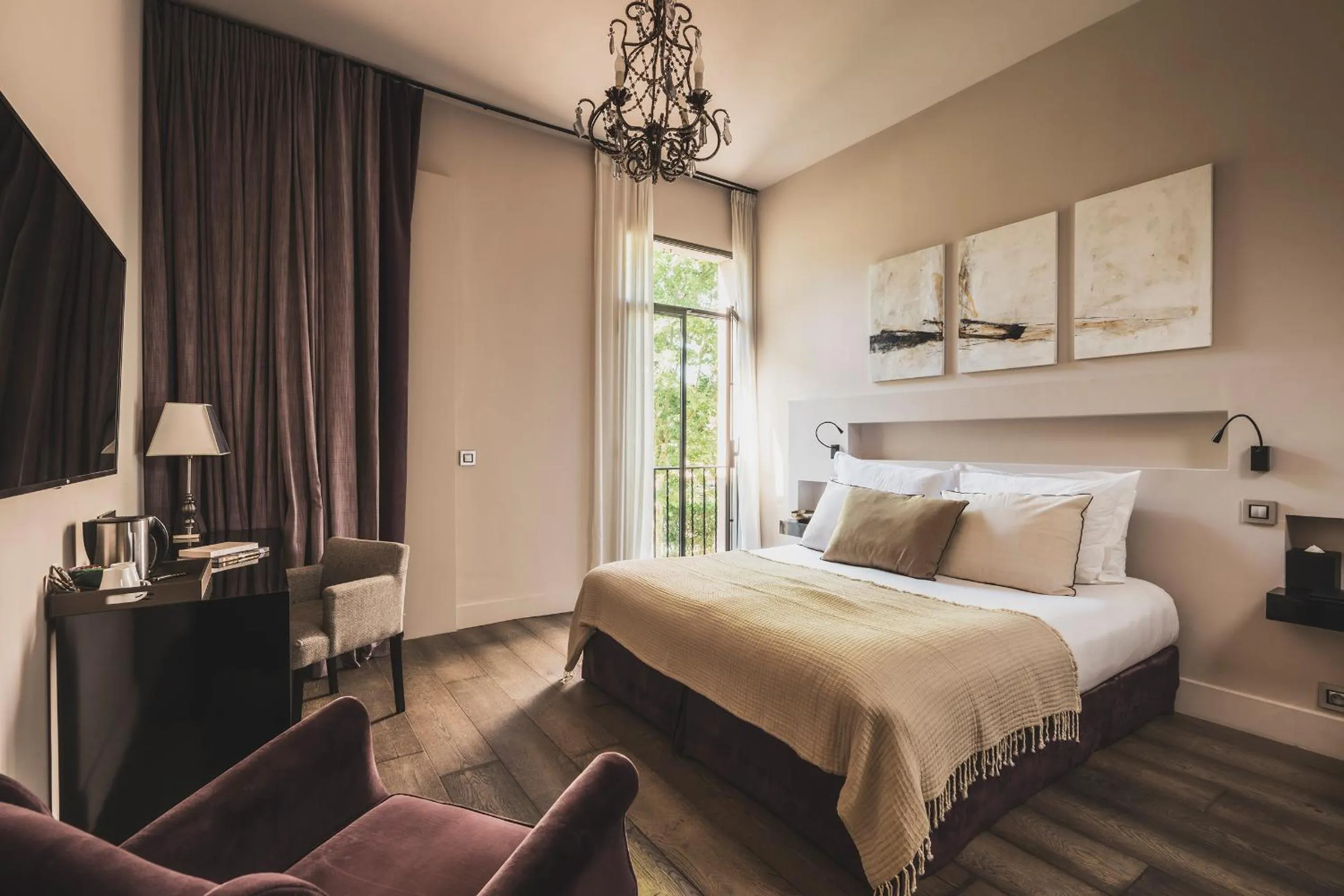 Bed in Les Lodges Sainte-Victoire Hotel & Spa