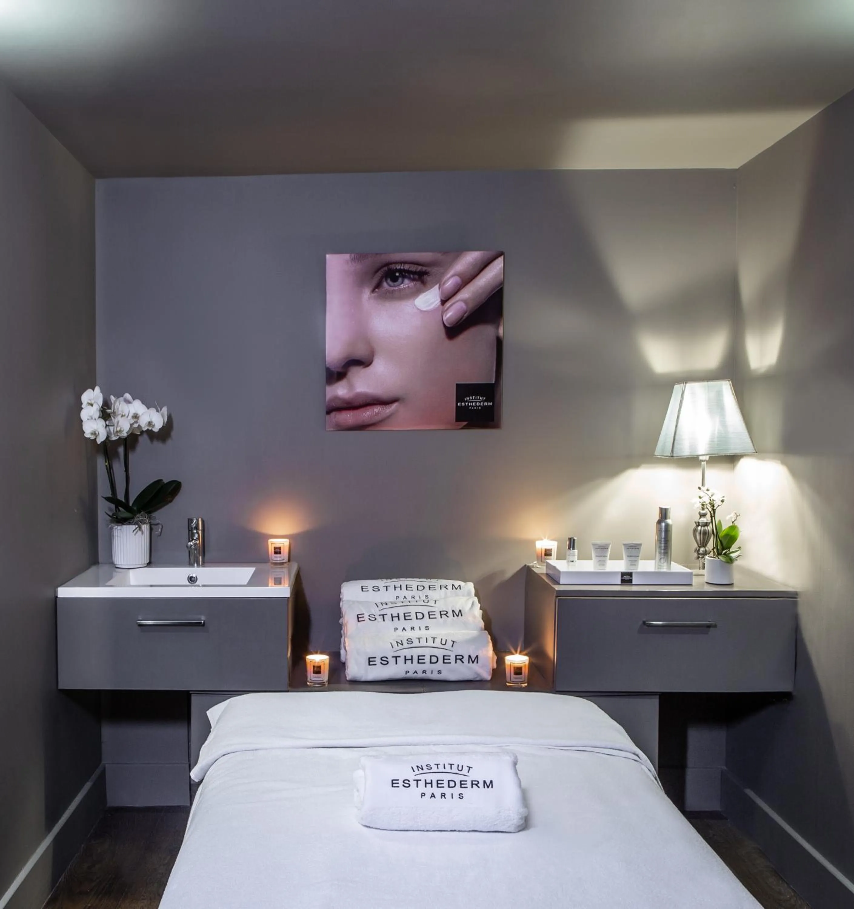 Massage, Bed in Les Lodges Sainte-Victoire Hotel & Spa