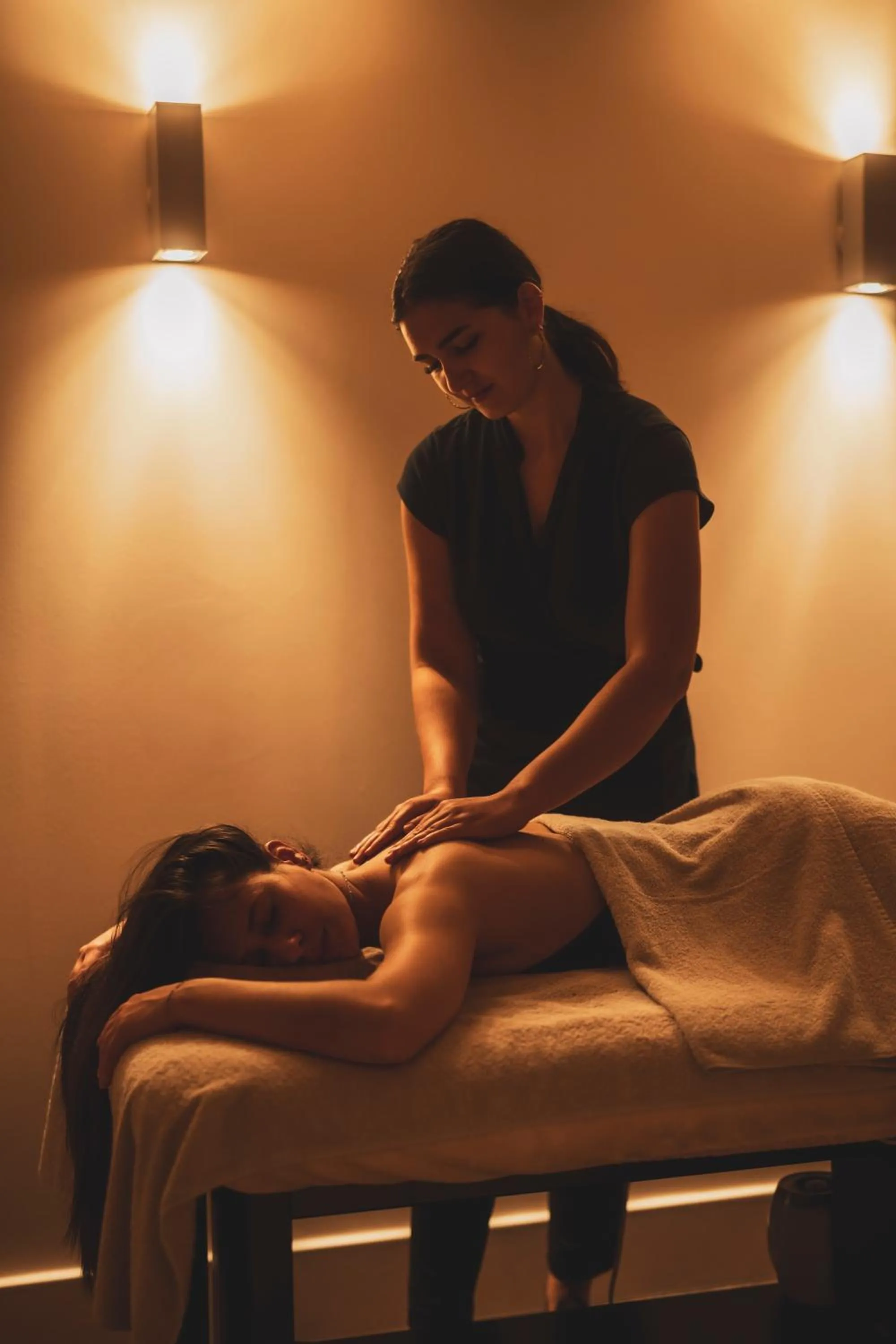 Massage in Les Lodges Sainte-Victoire Hotel & Spa