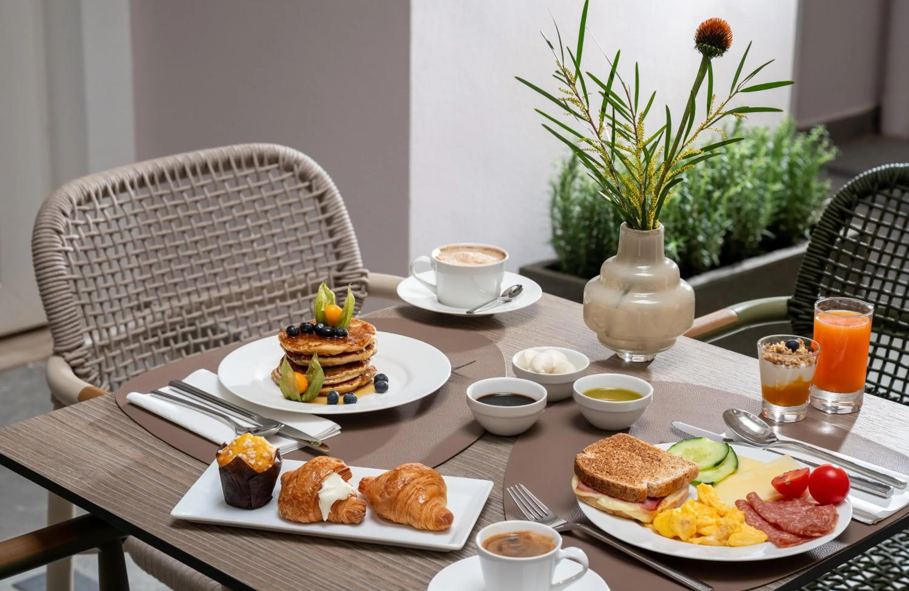 Breakfast in Leonardo Boutique Hotel Rome Monti