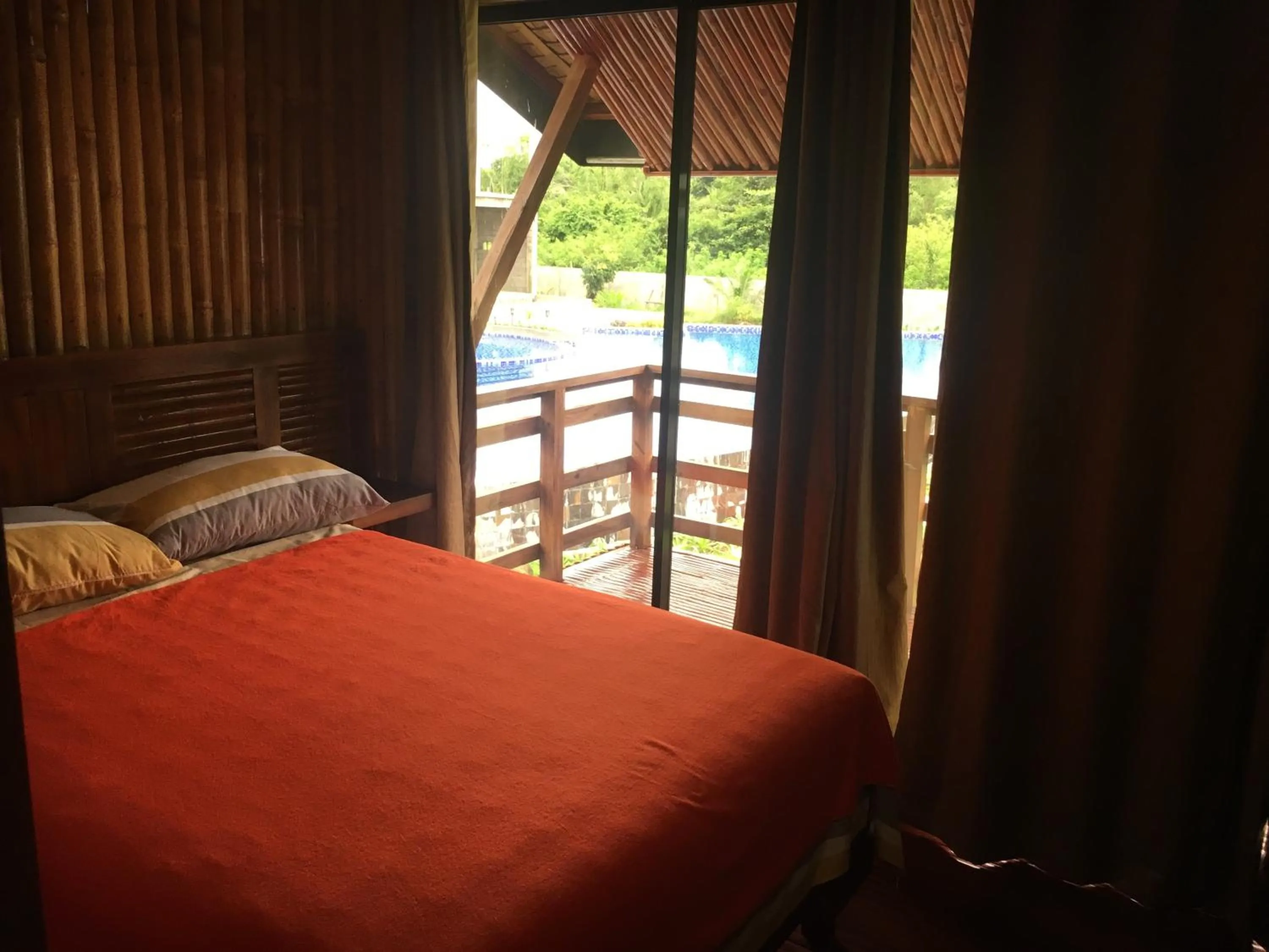 Bedroom, Bed in Vistapaloma beach resort