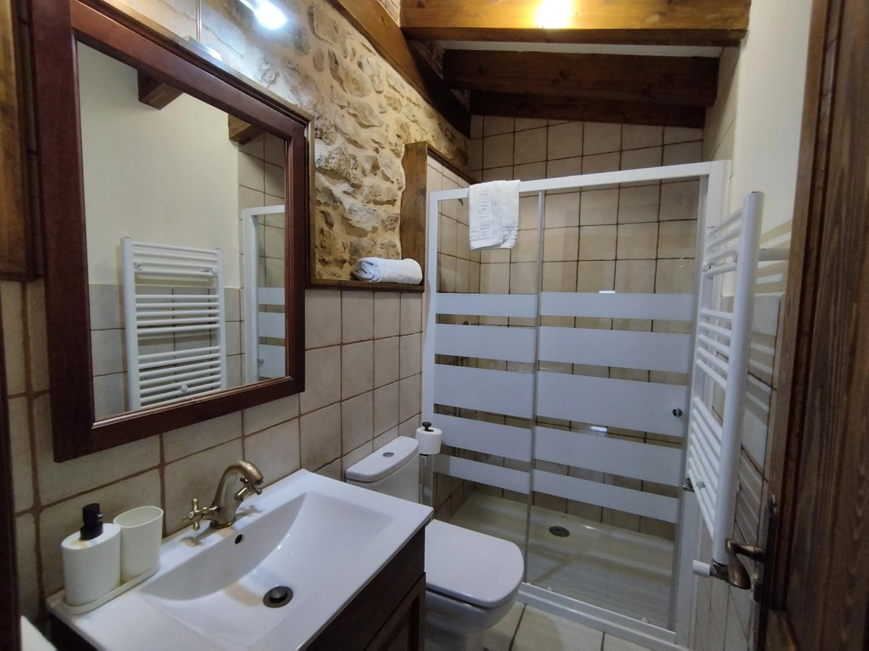 Bathroom in Apartamentos Legado de Santillana