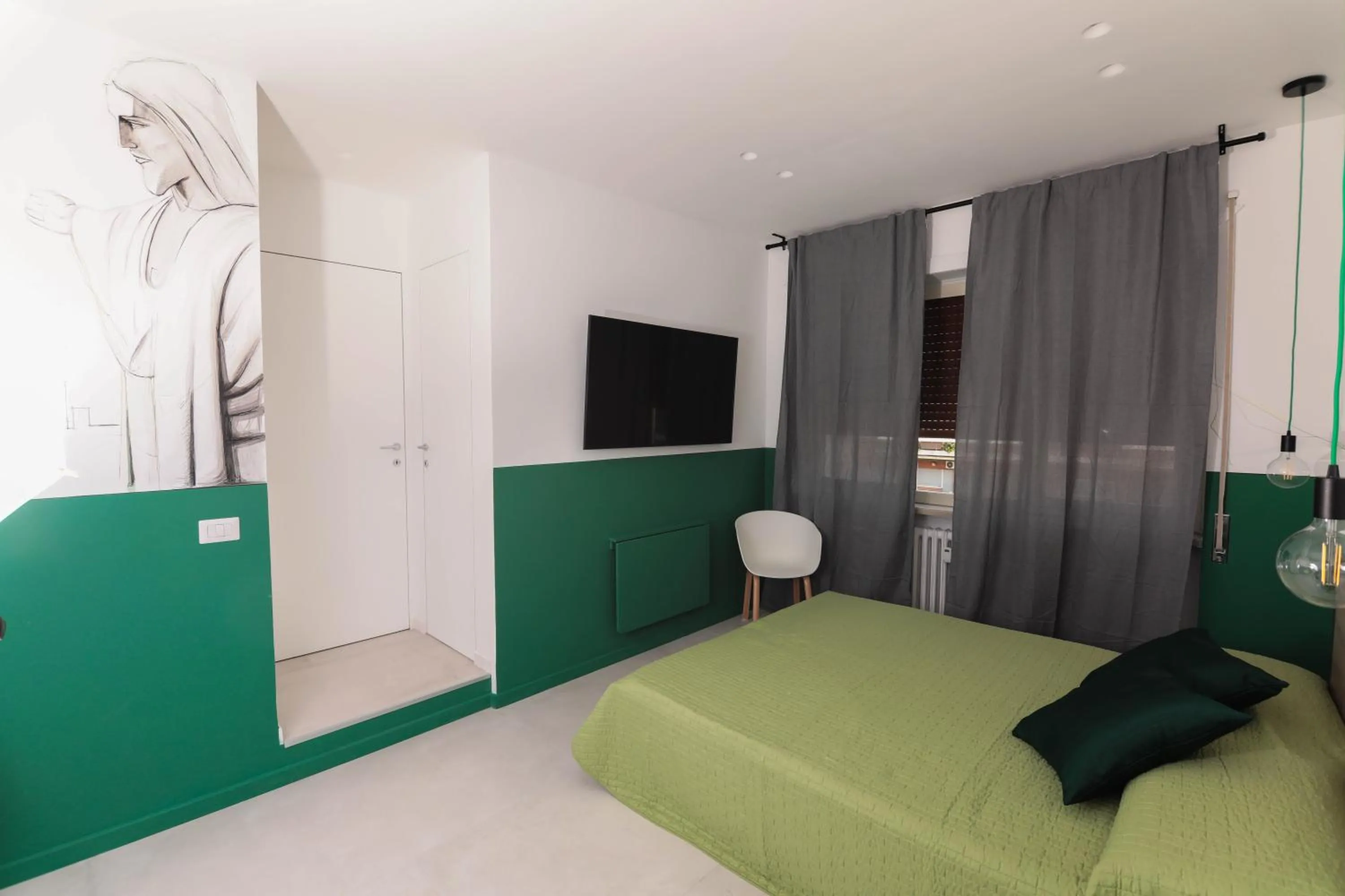 TV and multimedia, Bed in O.Effe. Suites / Vatican