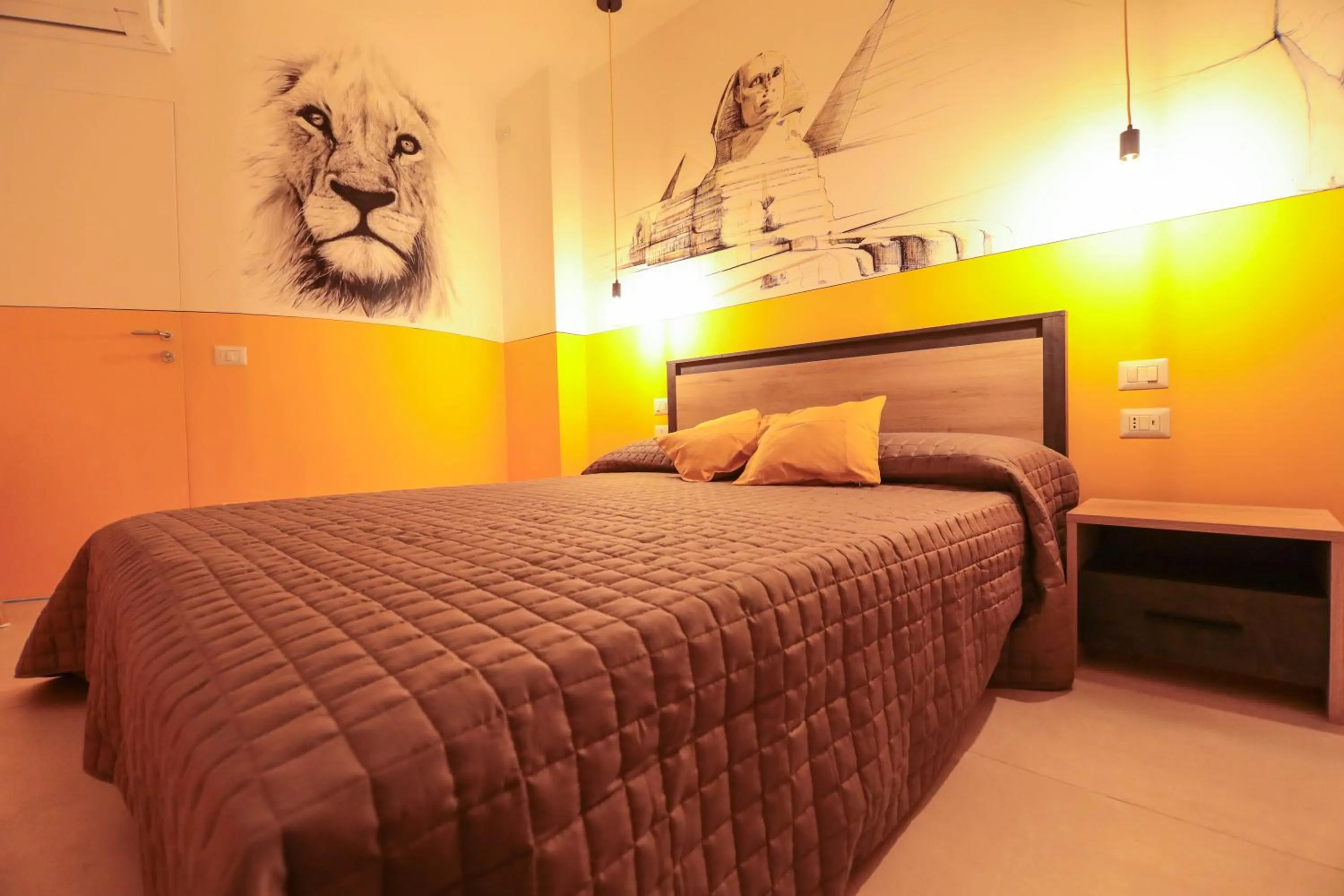 Bed in O.Effe. Suites / Vatican