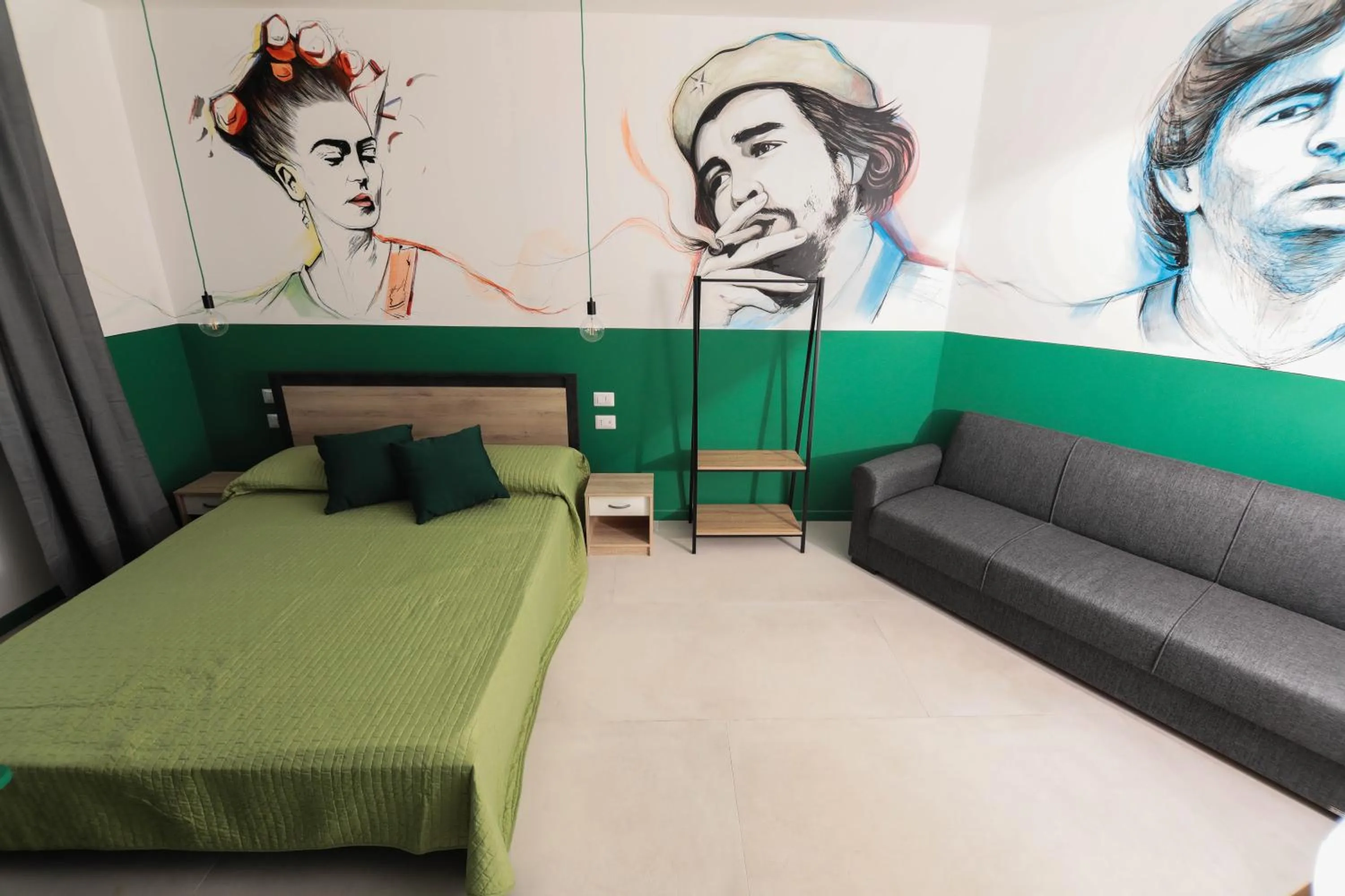 Decorative detail, Bed in O.Effe. Suites / Vatican