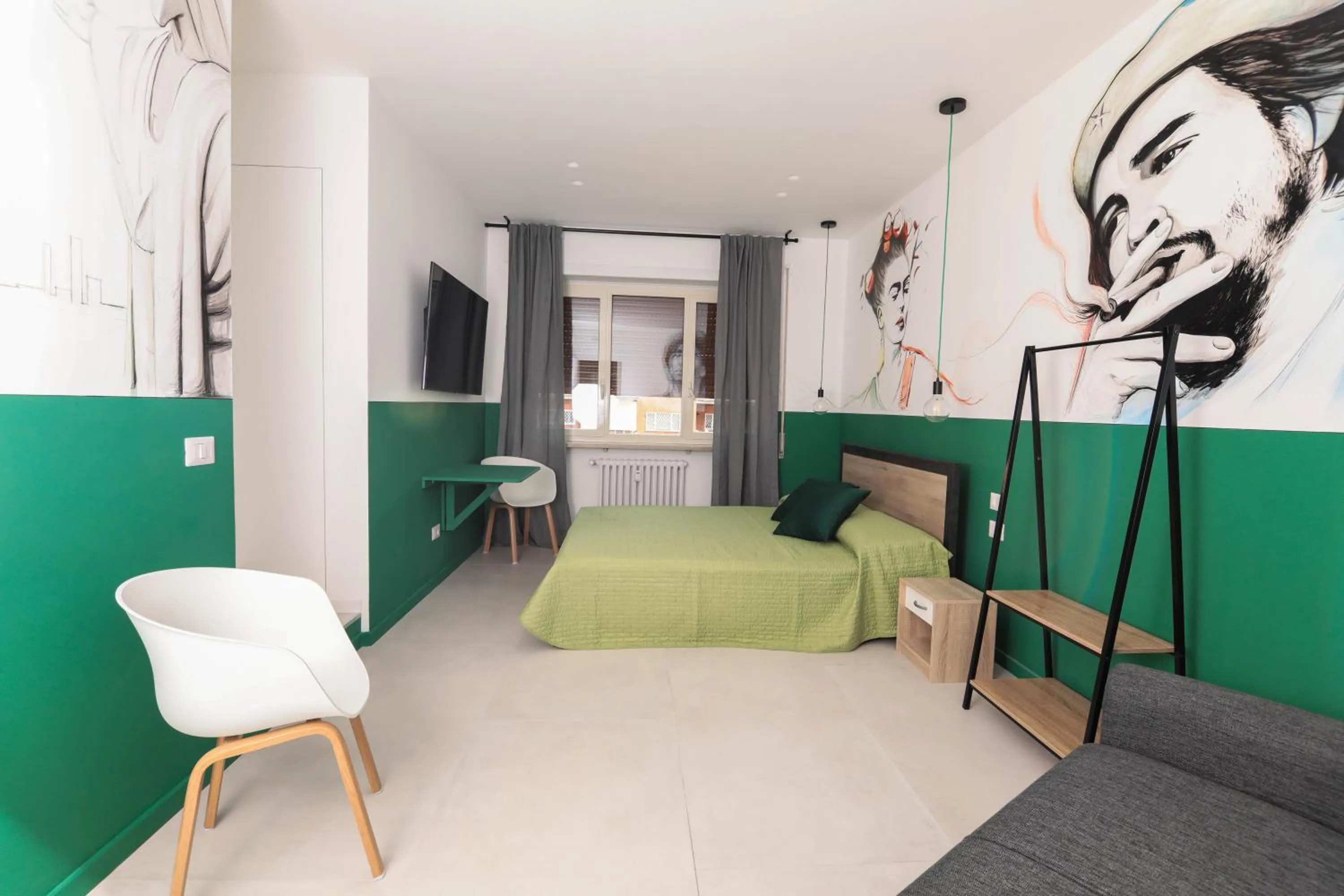 Photo of the whole room, Bed in O.Effe. Suites / Vatican