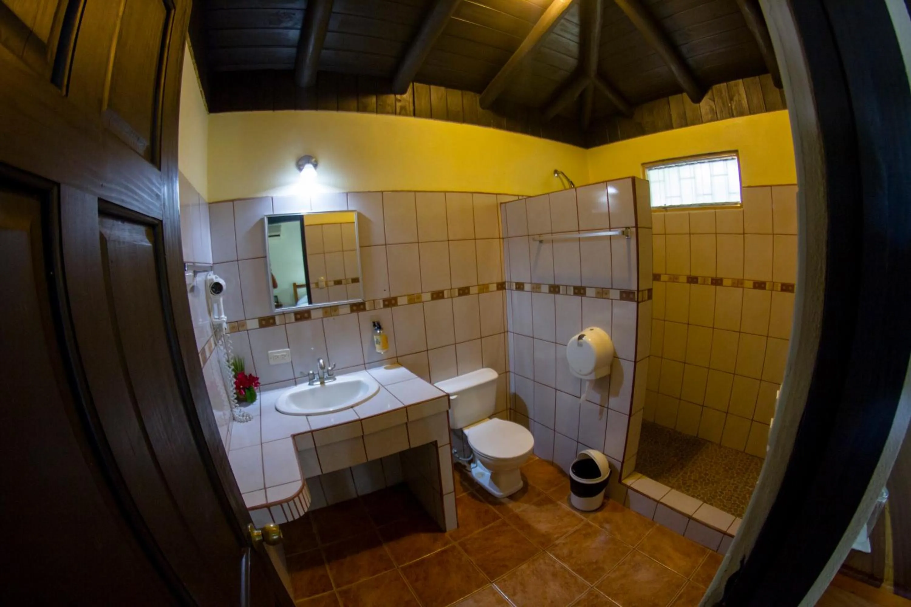 Bathroom in Cañon de la Vieja Lodge