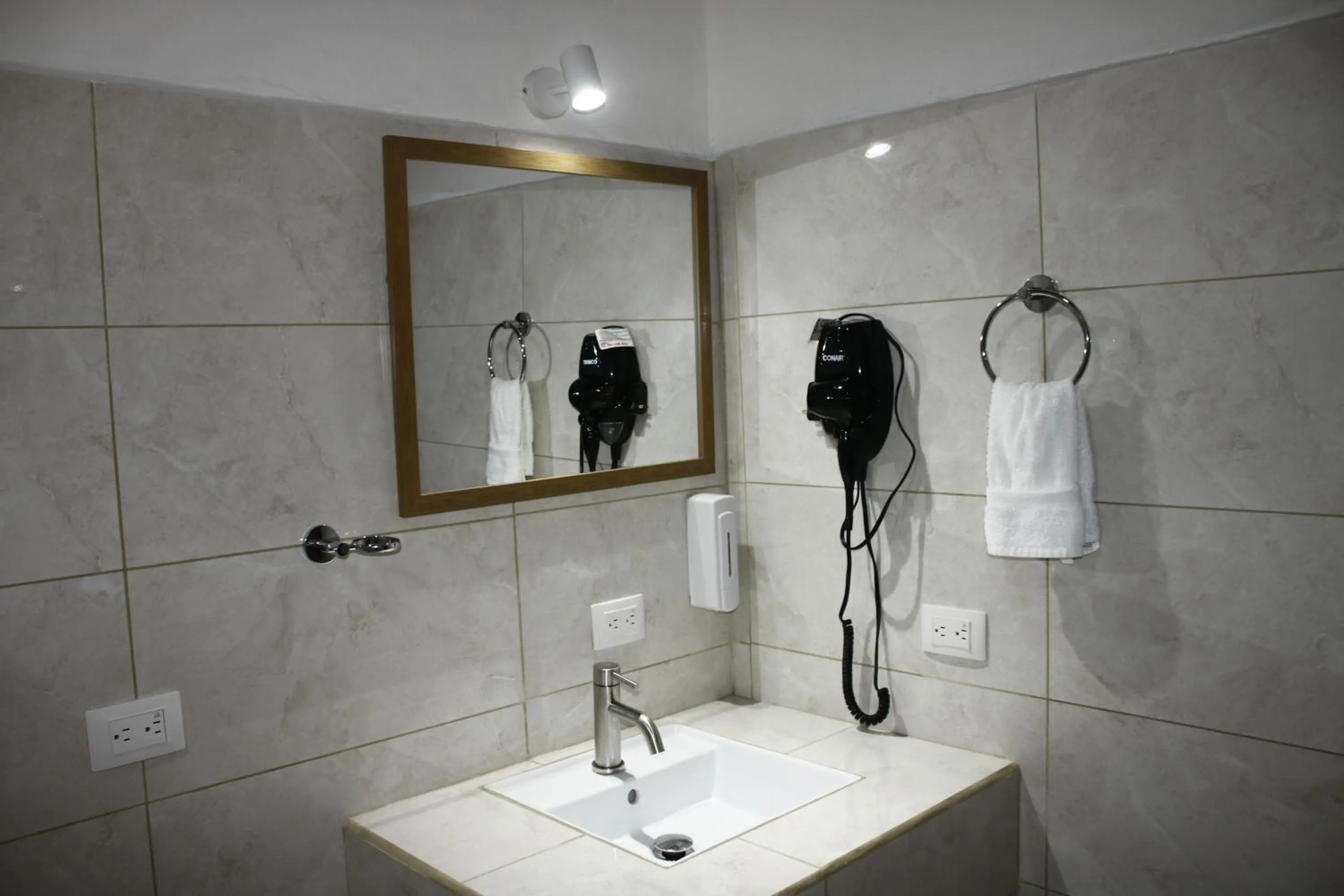 Bathroom in Cañon de la Vieja Lodge