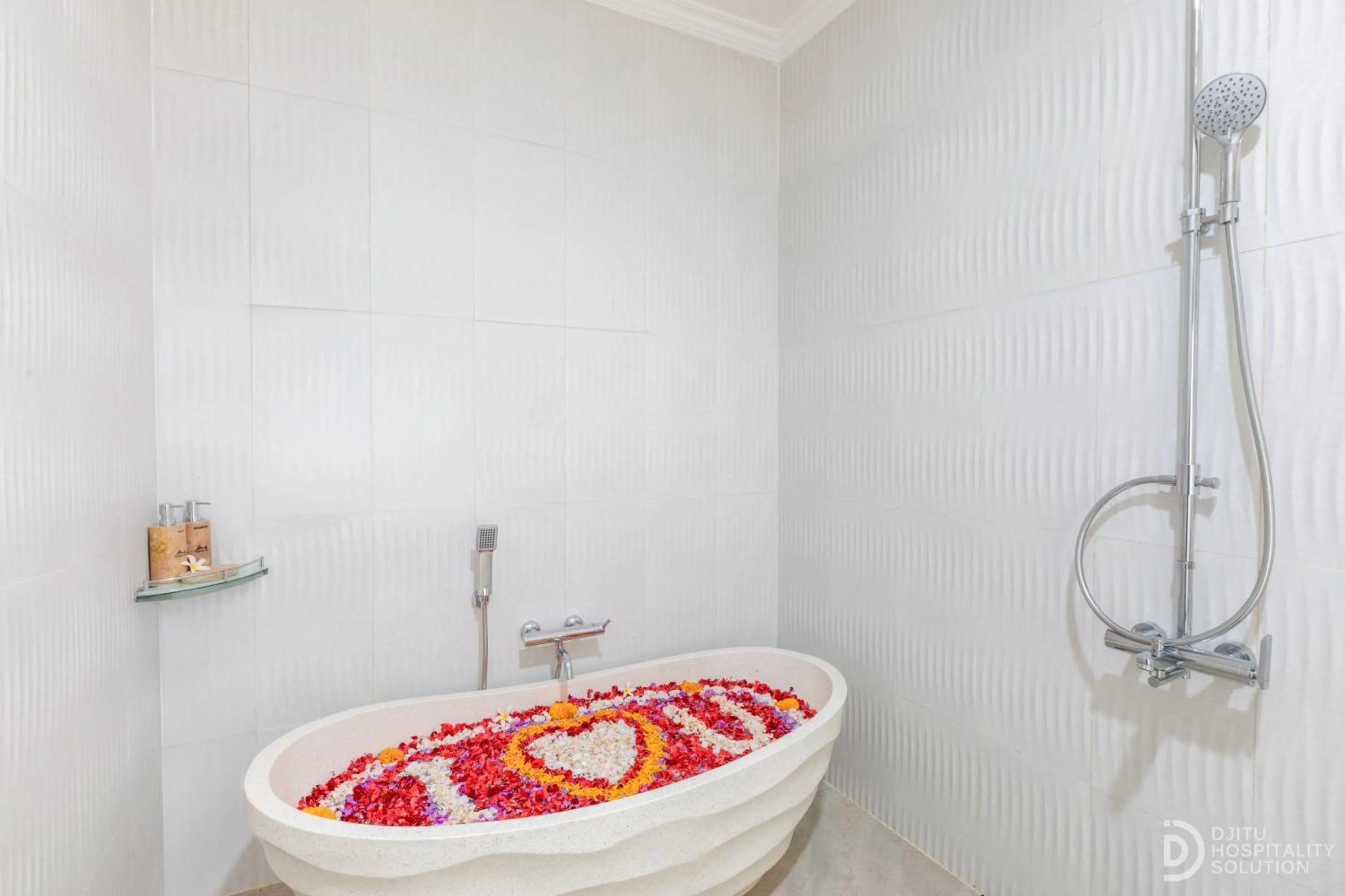 Bath in Kaylas Hill Resort