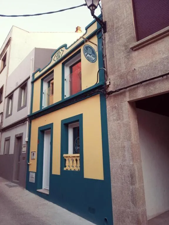 Facade/entrance in Albergue O Peirao