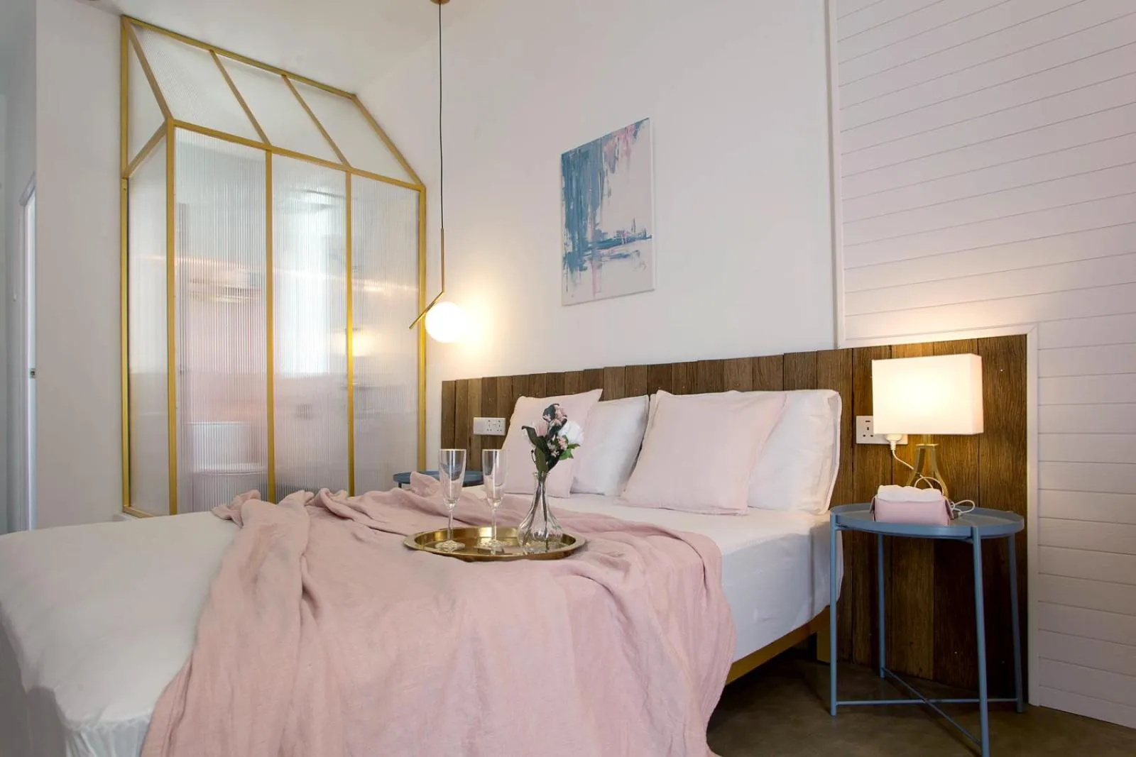 Bed in Smell rose beach garden花语海沙滩花园