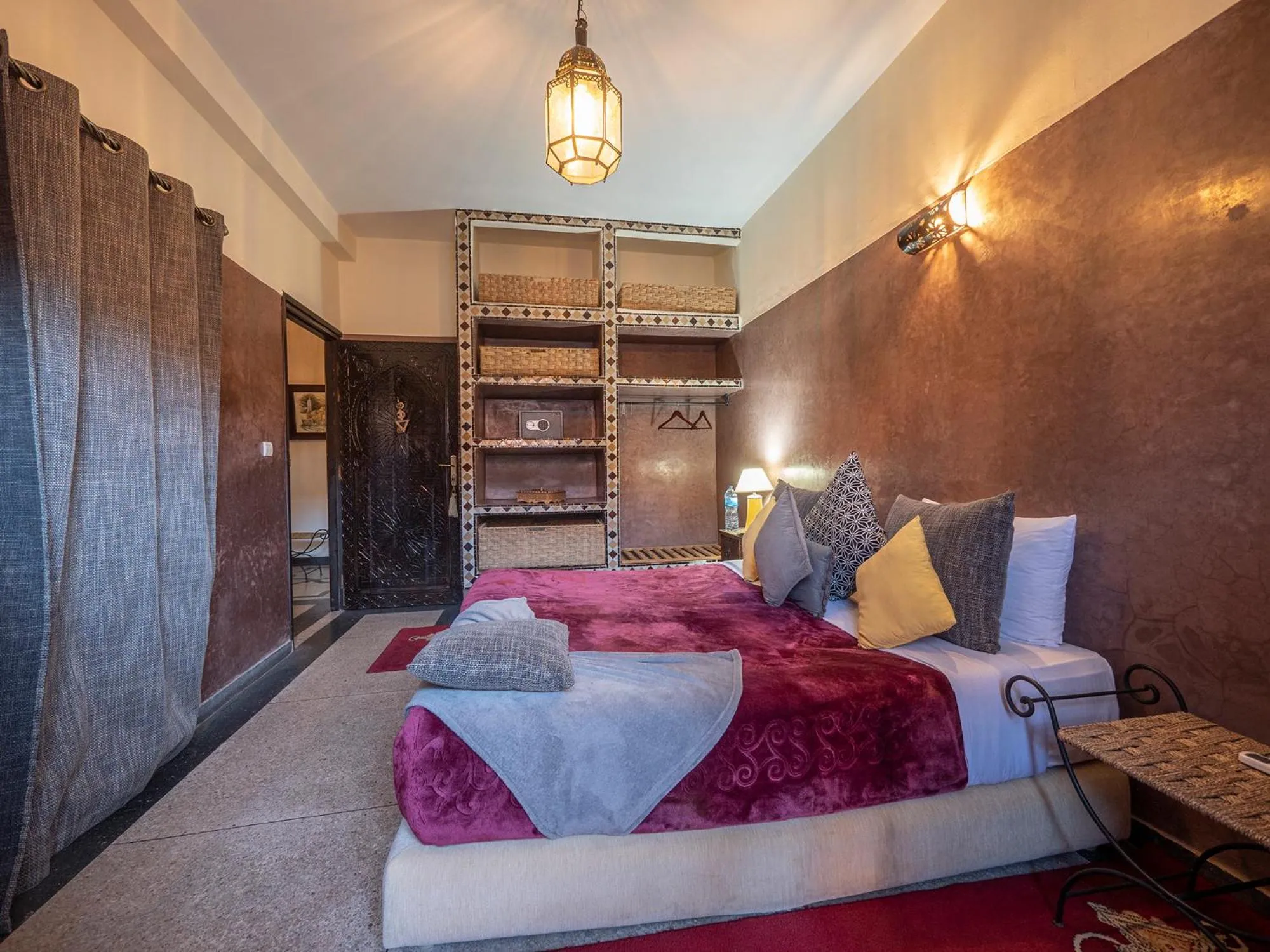 Bed in Villa Soraya Hammam & Jacuzzi