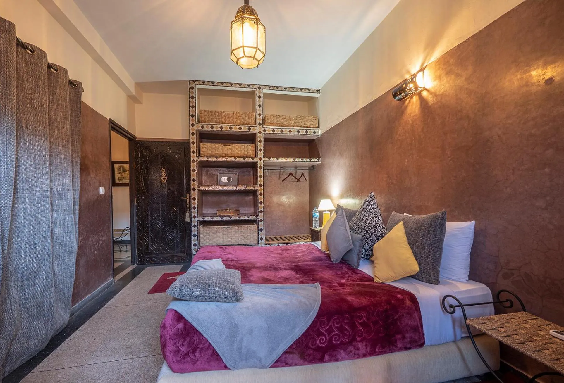 Bed in Villa Soraya Hammam & Jacuzzi