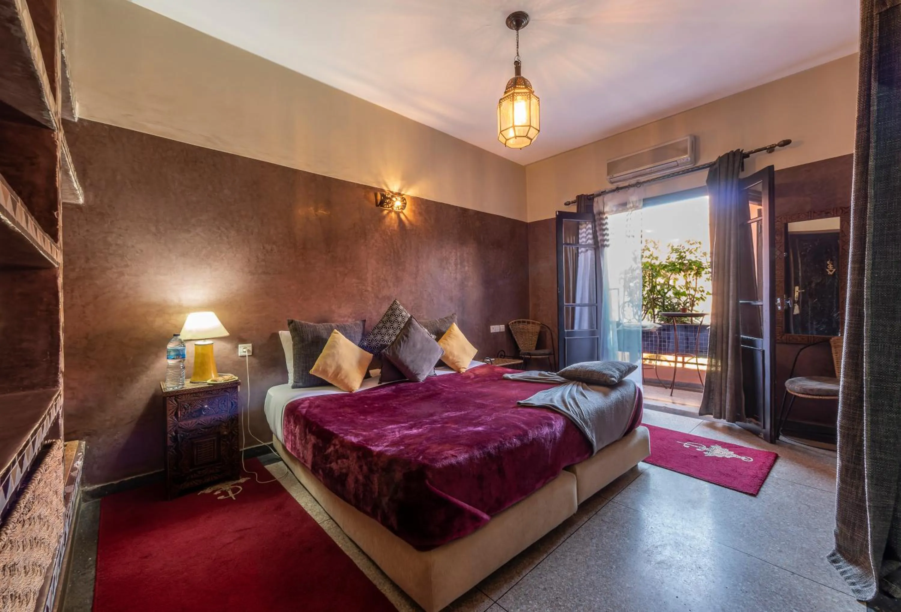 Bed in Villa Soraya Hammam & Jacuzzi