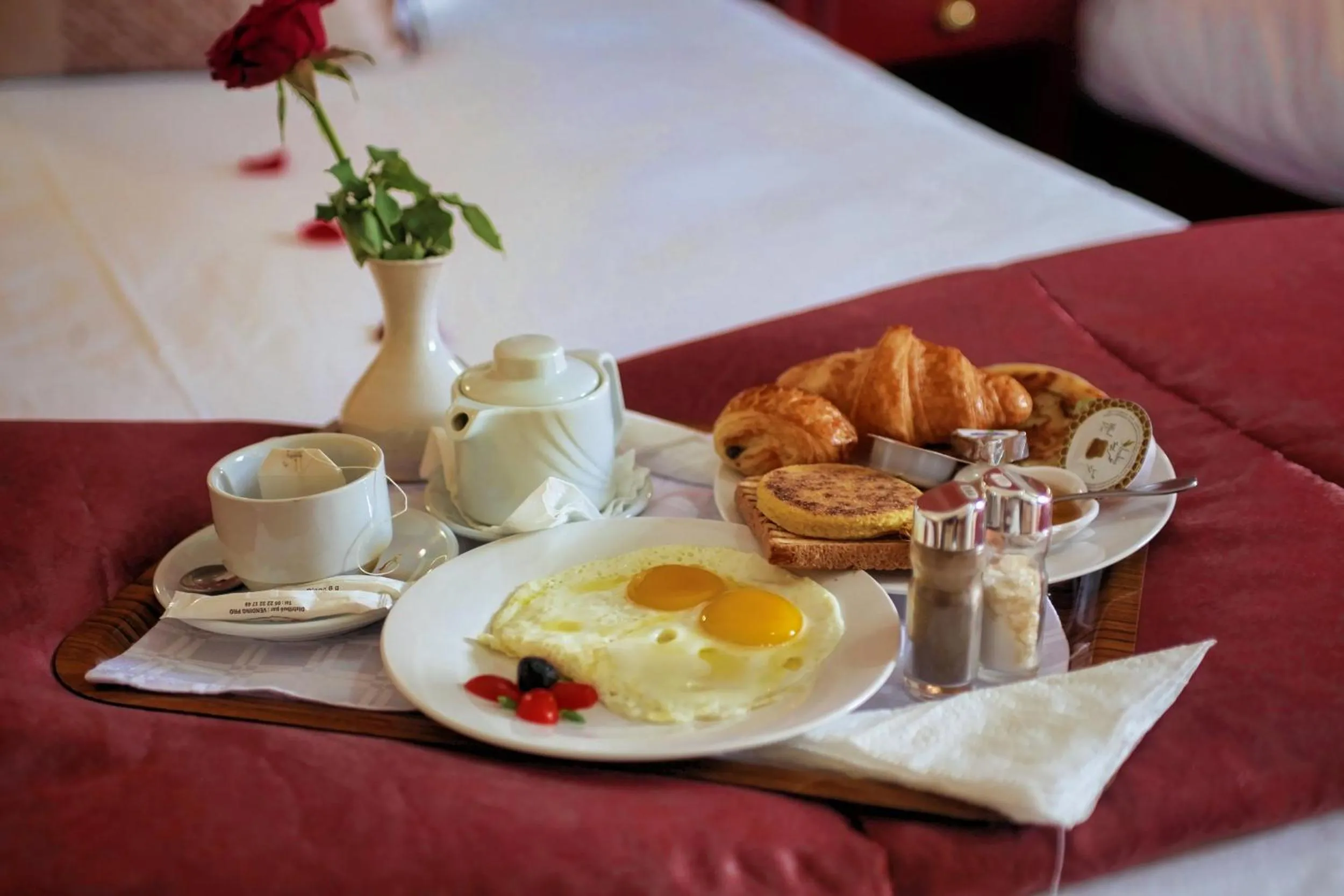 Breakfast, Bed in Villa Soraya Hammam & Jacuzzi