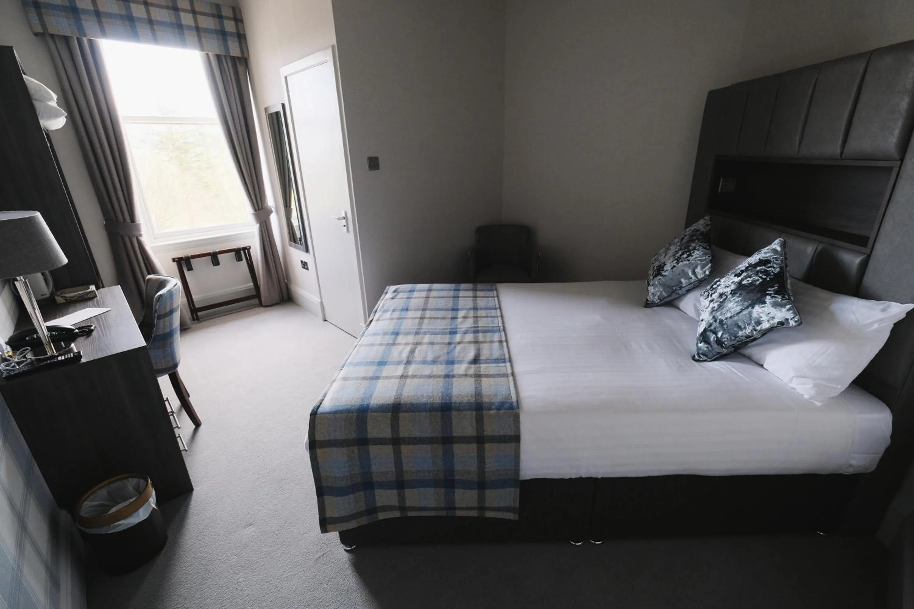 Photo of the whole room, Bed in Fife Lodge Hotel