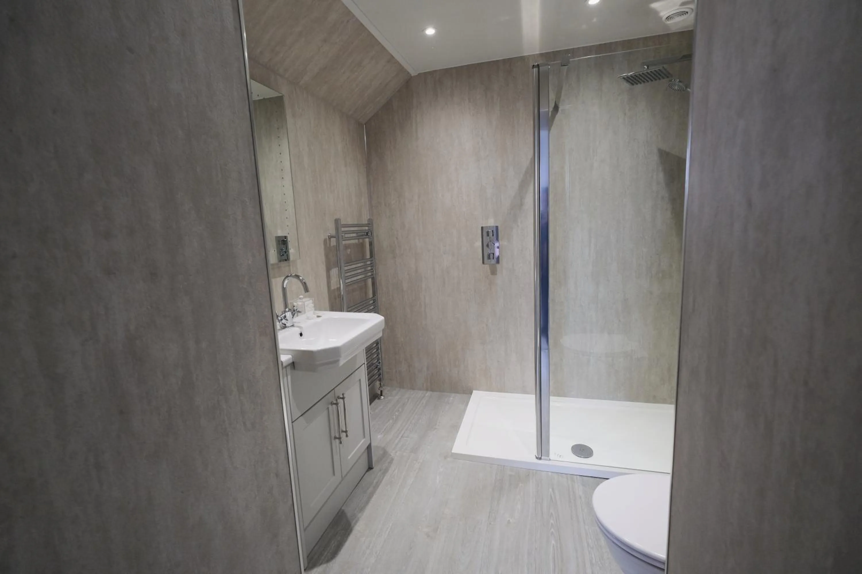 Bathroom in Fife Lodge Hotel