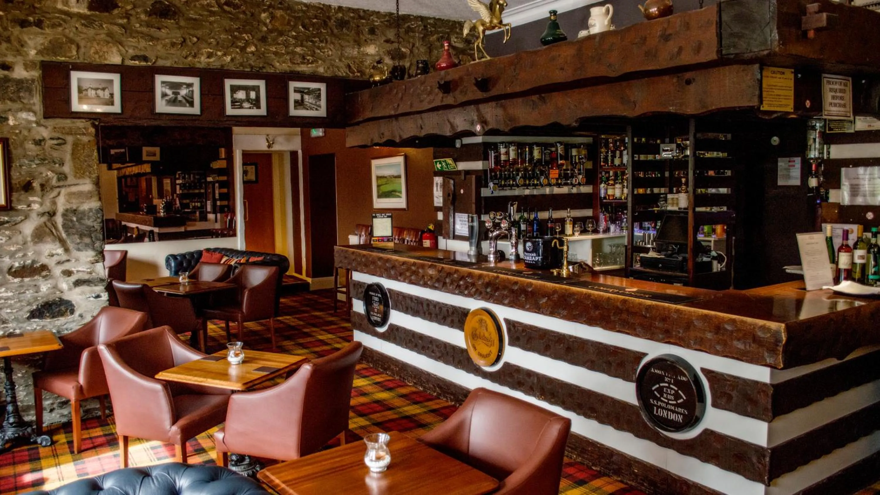 Lounge or bar in Fife Lodge Hotel