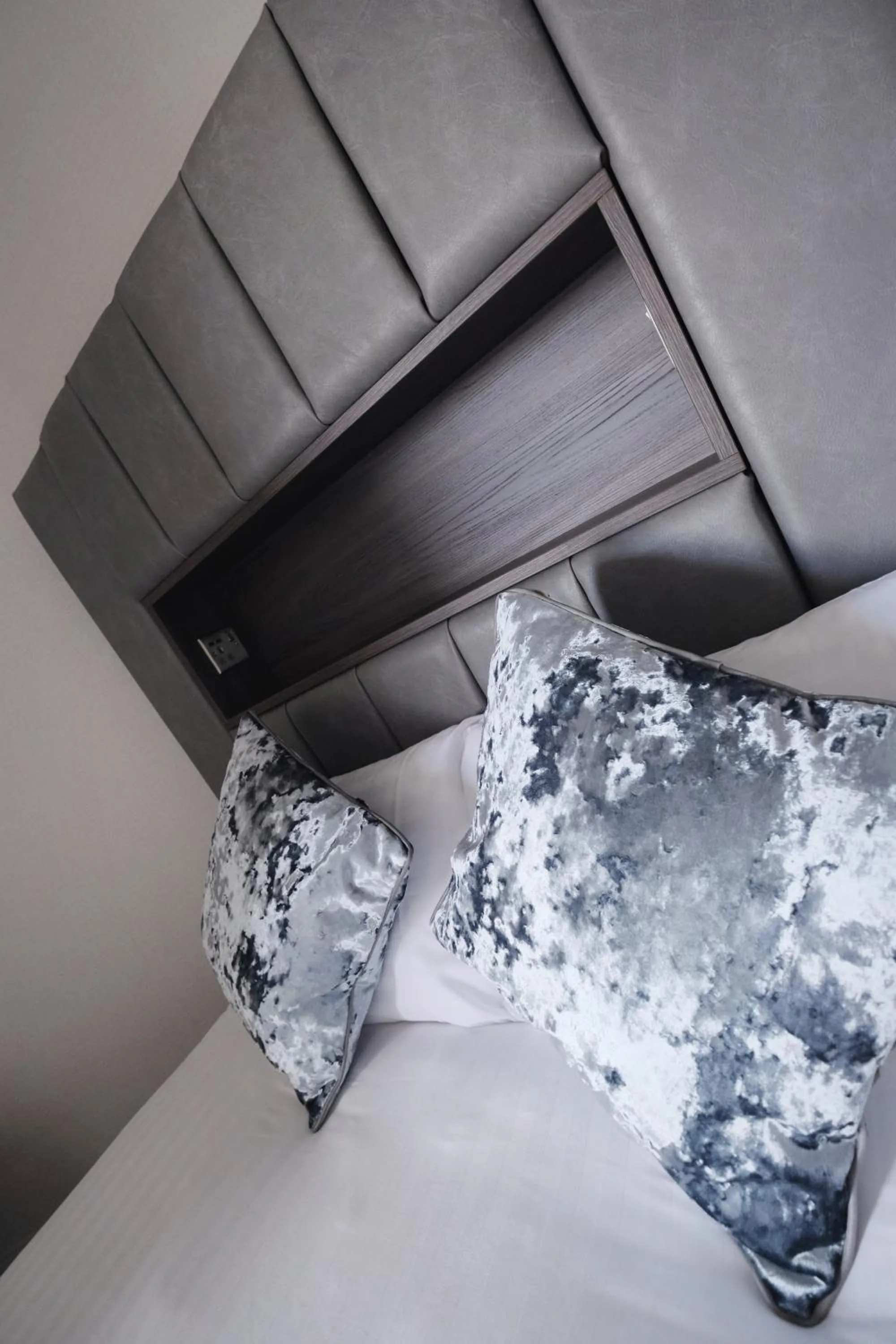 Bed in Fife Lodge Hotel