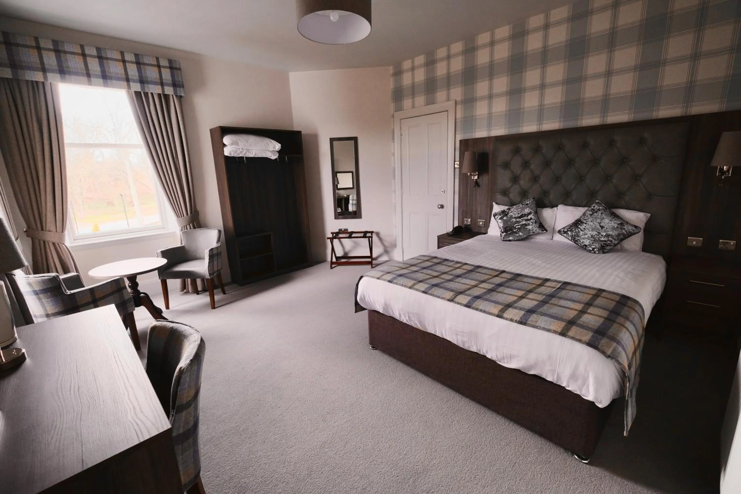 Photo of the whole room, Bed in Fife Lodge Hotel