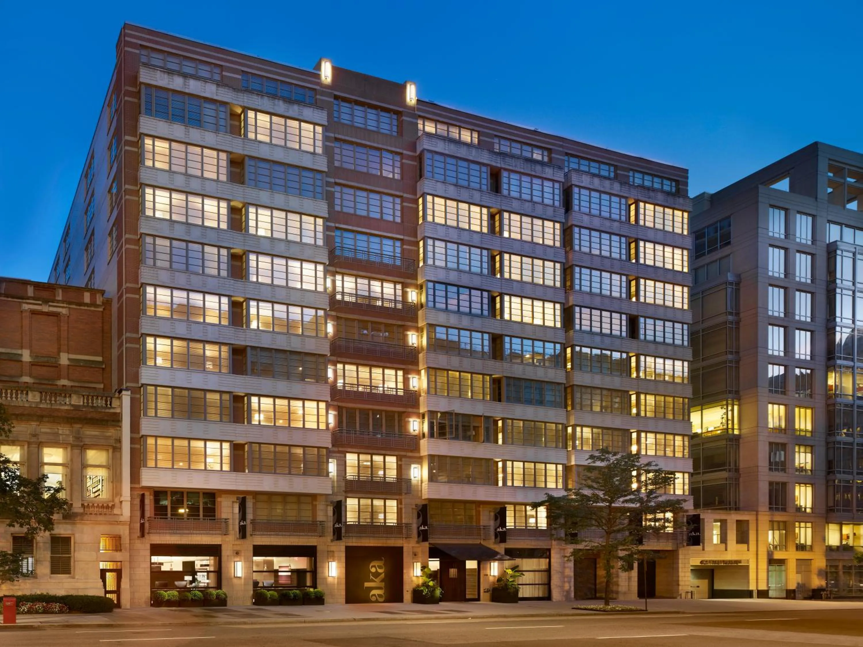 Facade/entrance in AKA White House