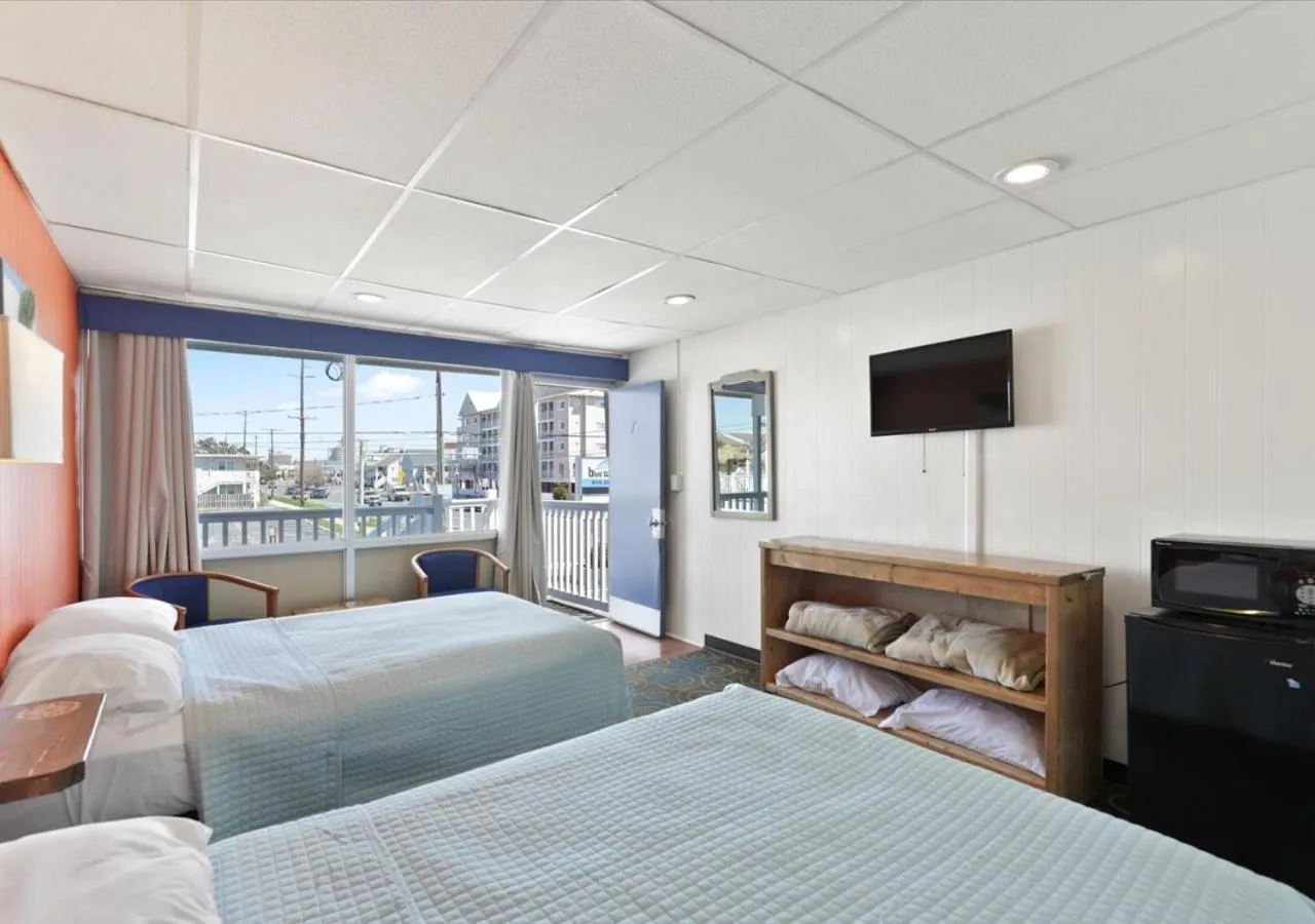 Bed in Blue Wave Inn - Ocean City
