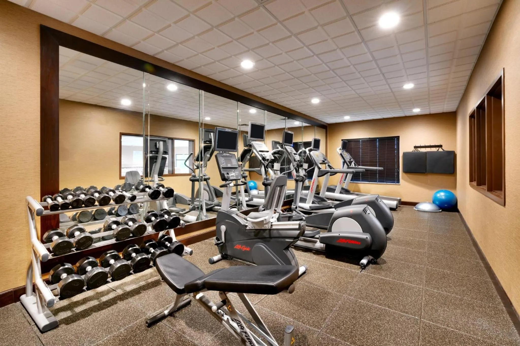Fitness centre/facilities in Holiday Inn Express Hotel & Suites Butte by IHG