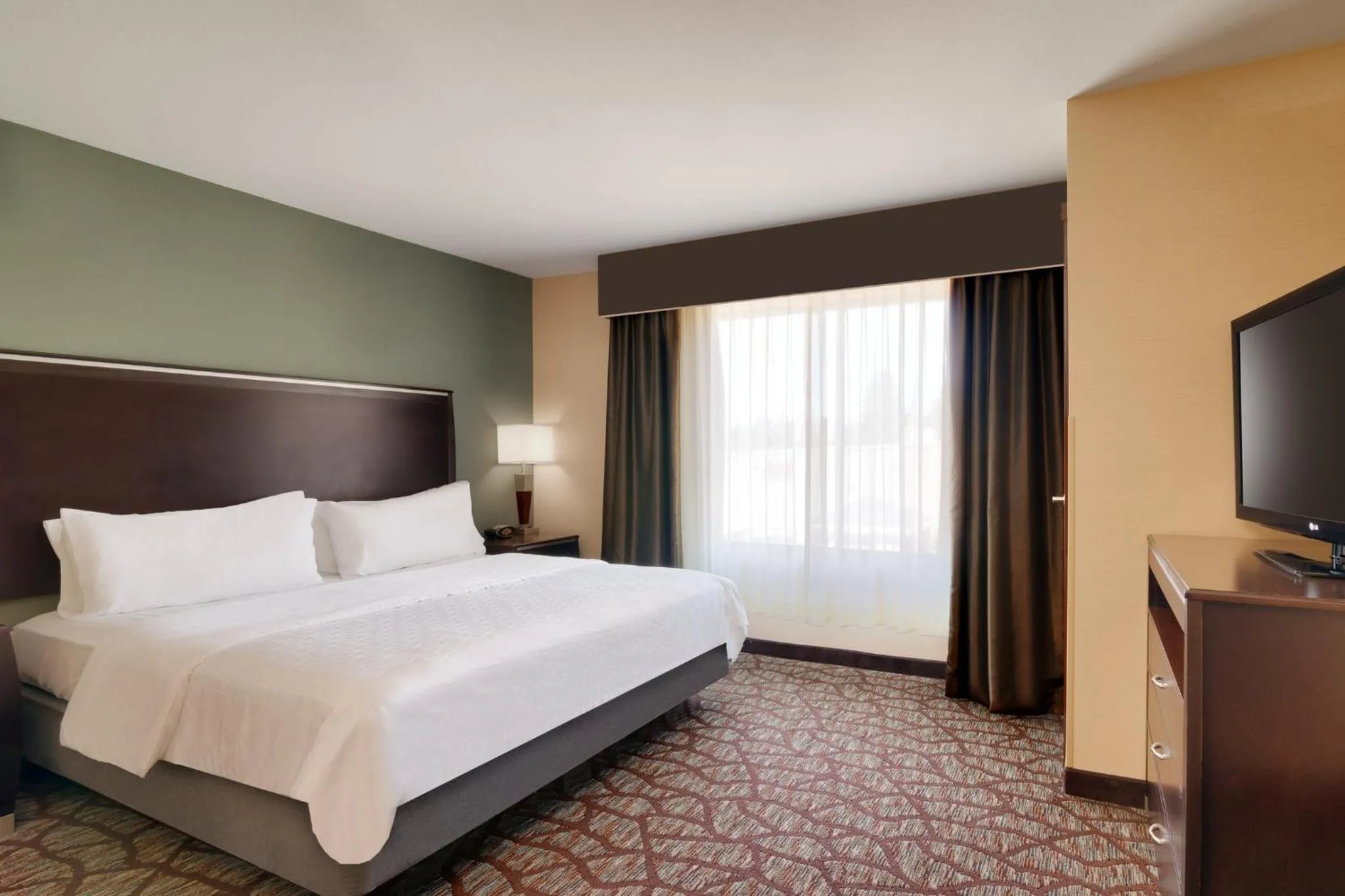 Photo of the whole room, Bed in Holiday Inn Express Hotel & Suites Butte by IHG