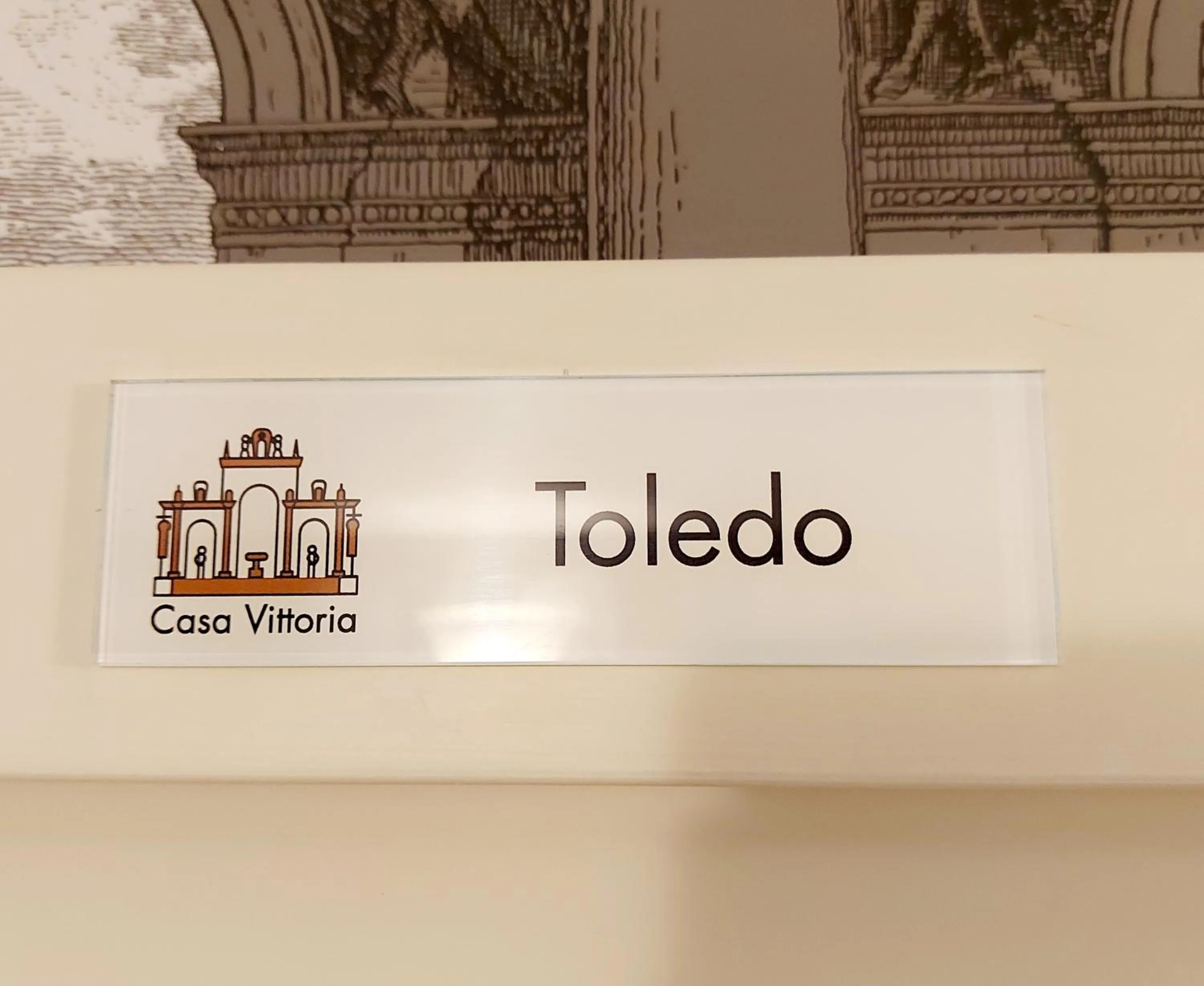 Text overlay in Casa Vittoria Napoli - Santa Lucia