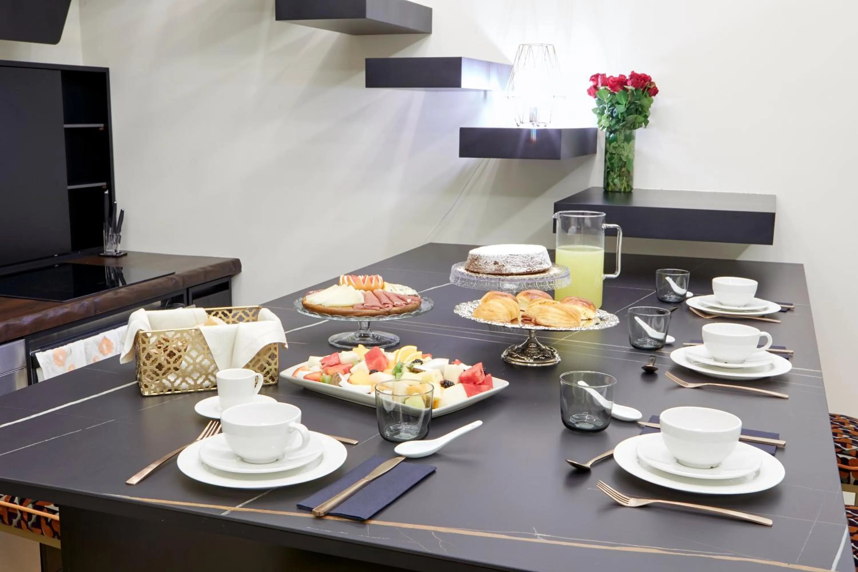 Buffet breakfast in Casa Vittoria Napoli - Santa Lucia