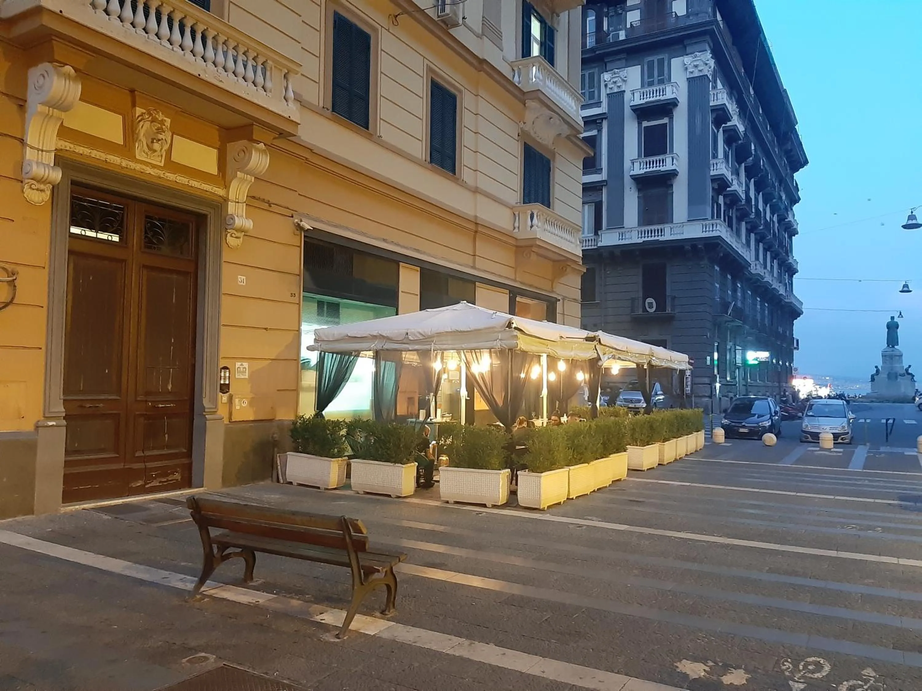 Property building in Casa Vittoria Napoli - Santa Lucia