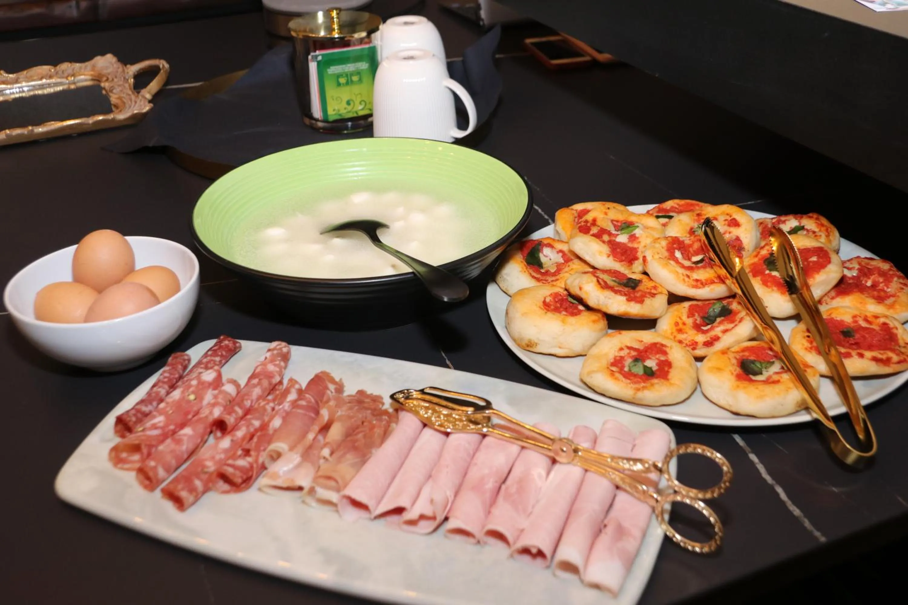 Breakfast in Casa Vittoria Napoli - Santa Lucia