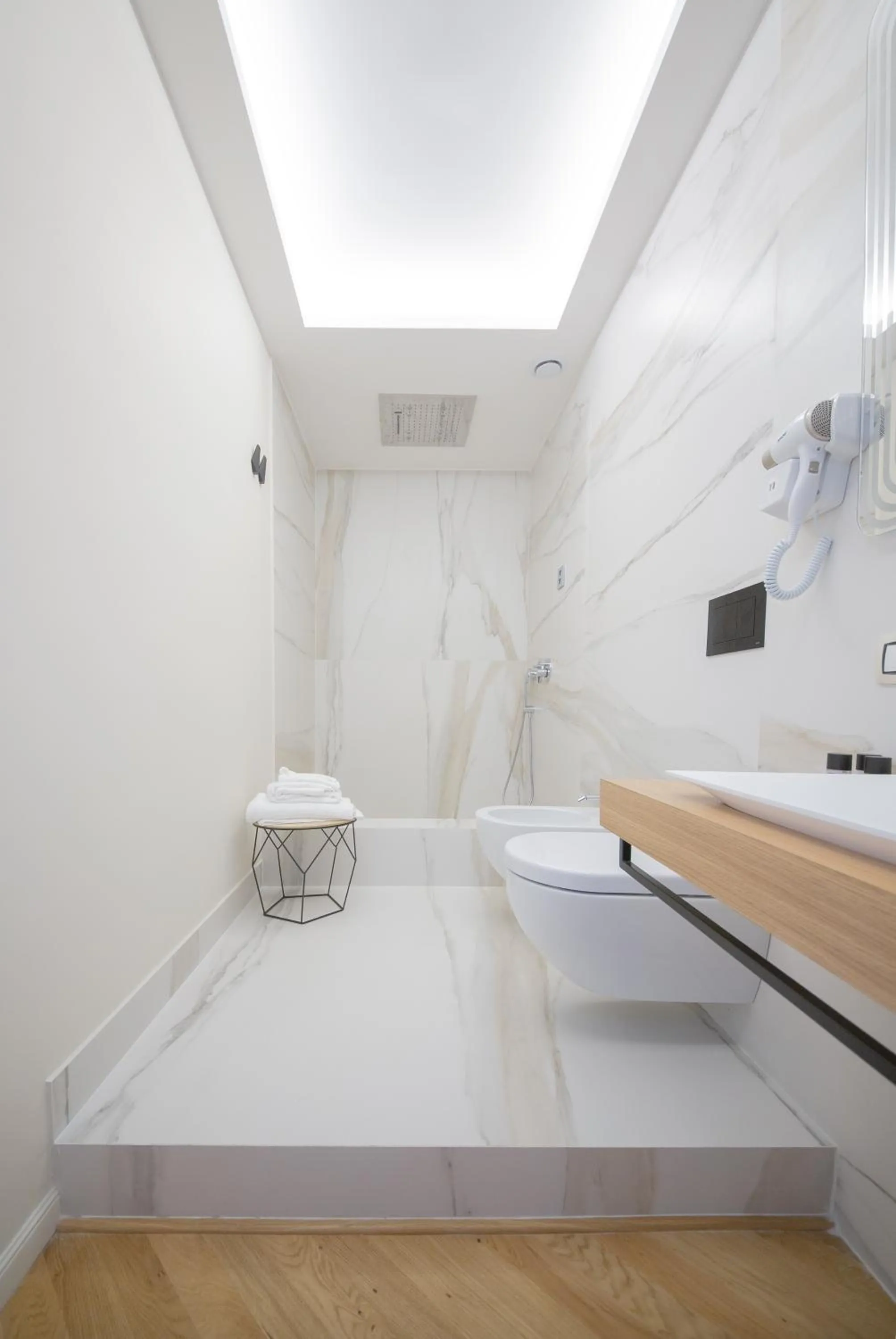 Bathroom, Bed in Casa Vittoria Napoli - Santa Lucia