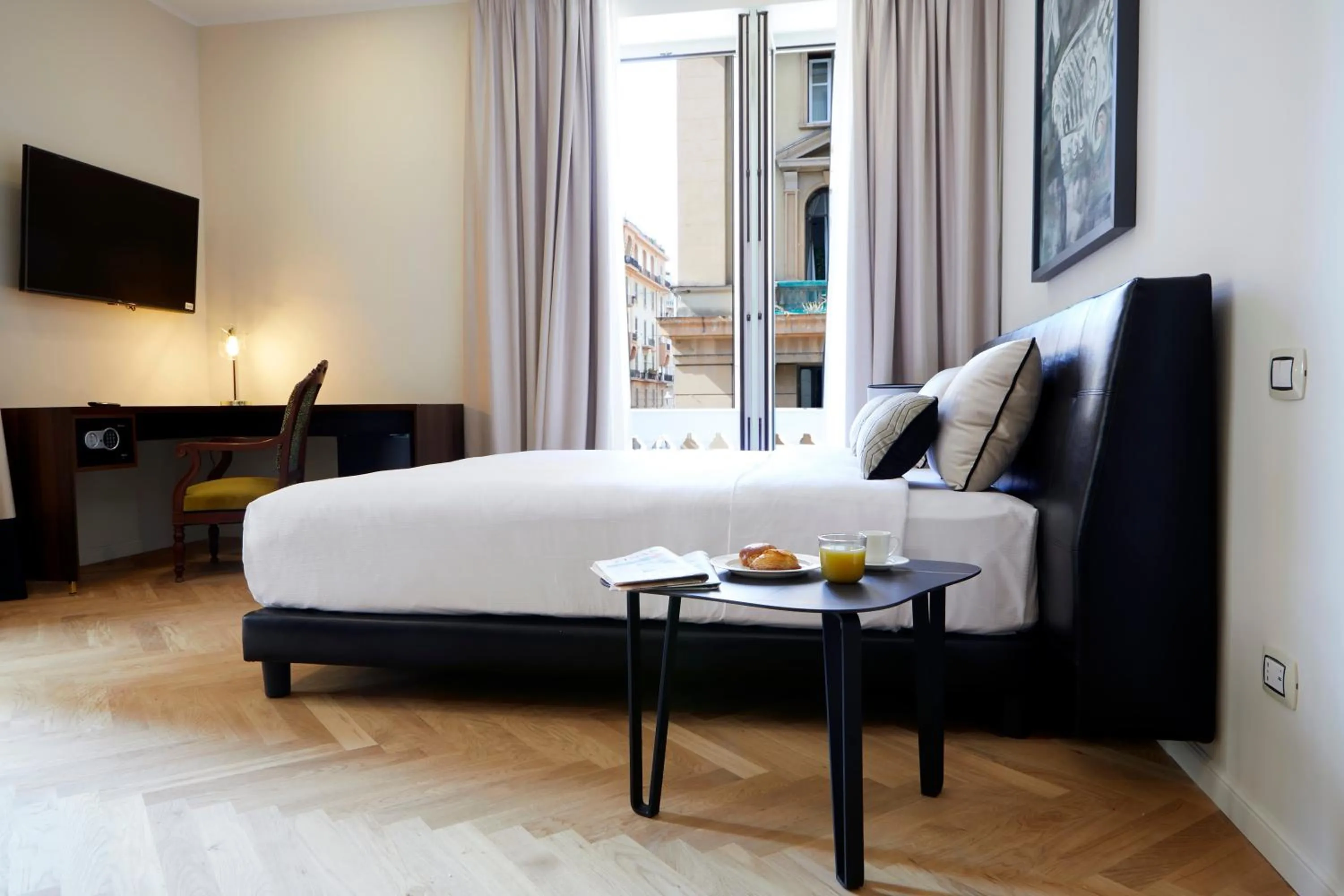 Bedroom, Bed in Casa Vittoria Napoli - Santa Lucia