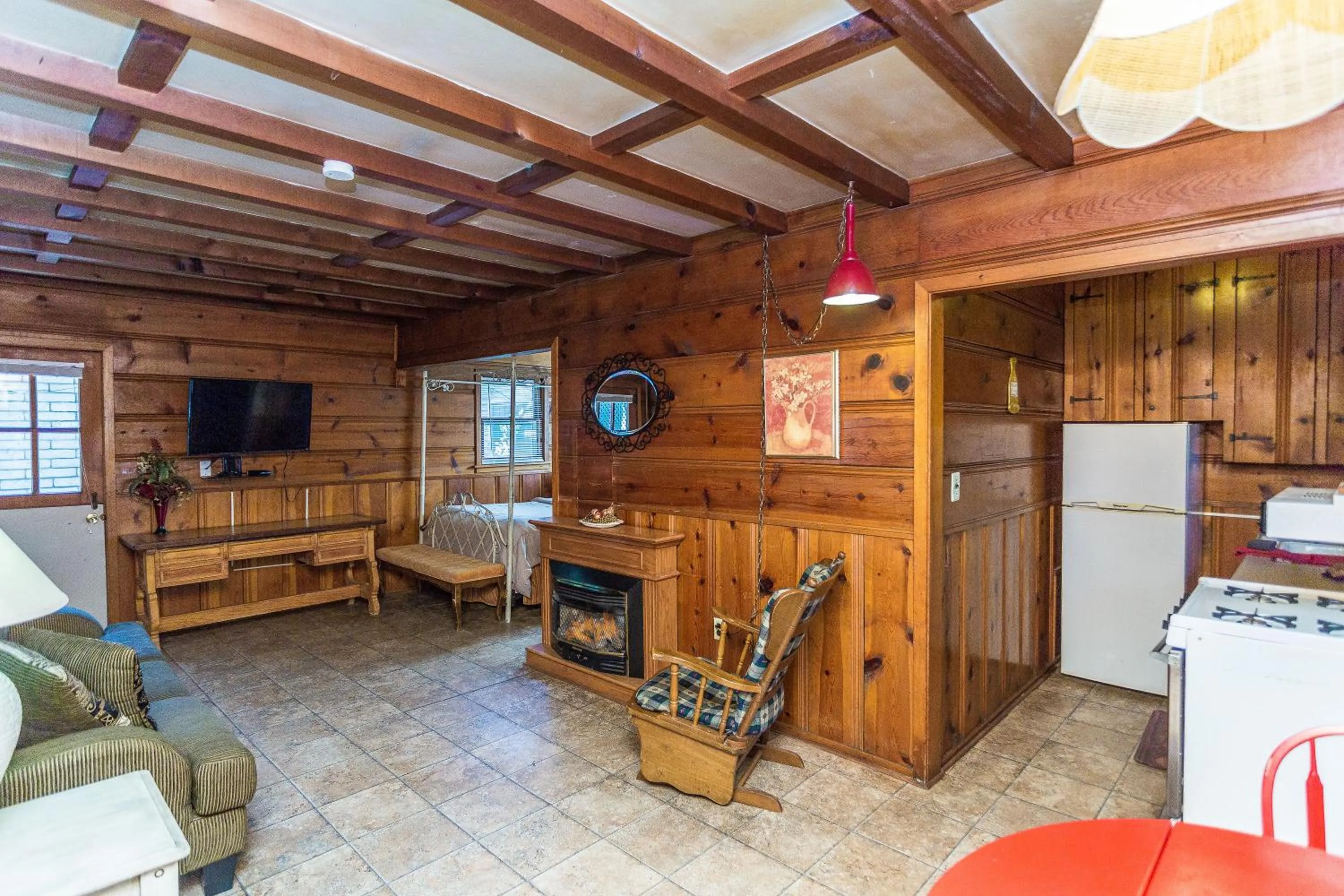 Living room in Apple Creek Cottages