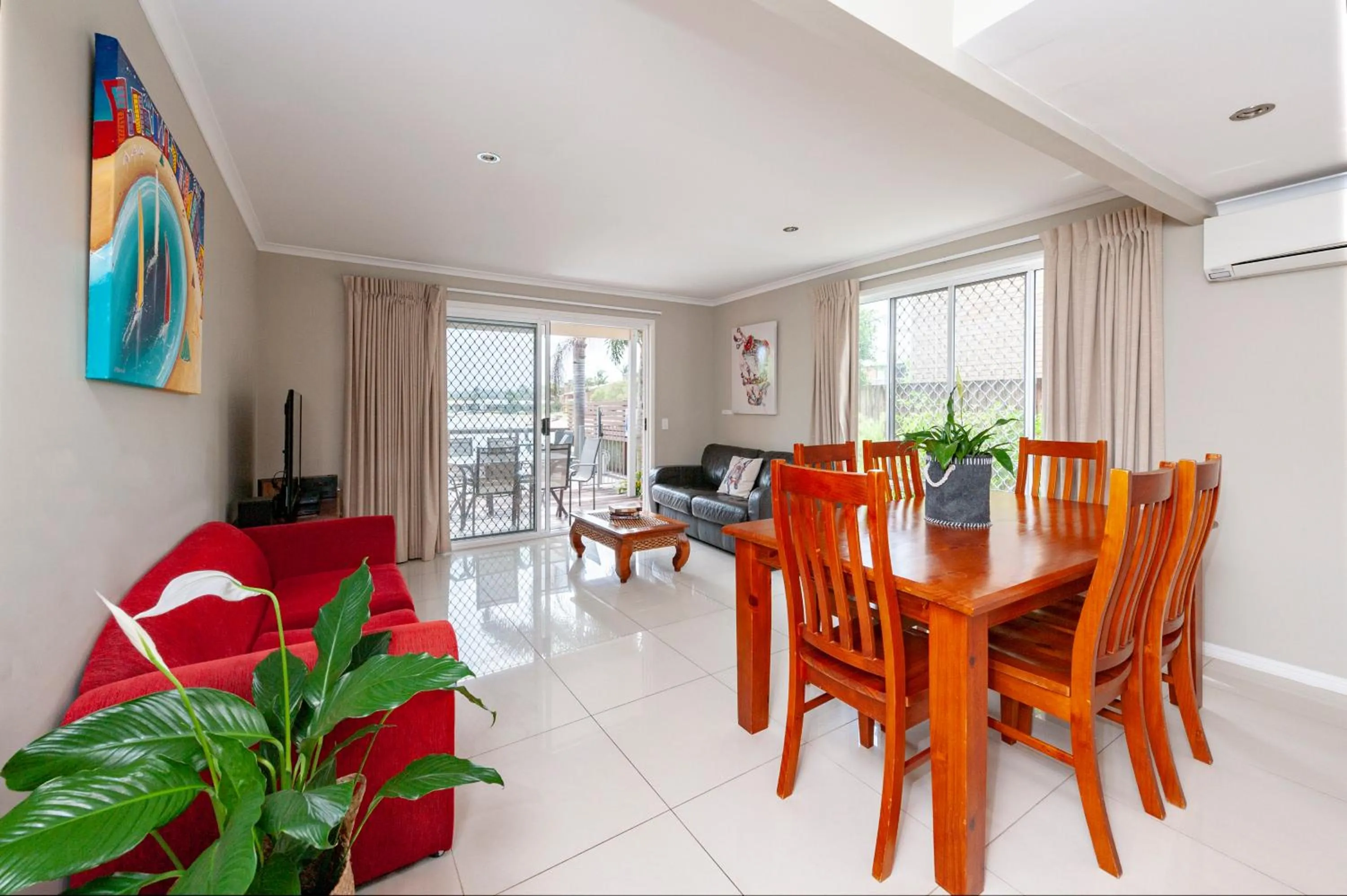 Property building in Saltwater Villas - Pet Friendly Accommodation