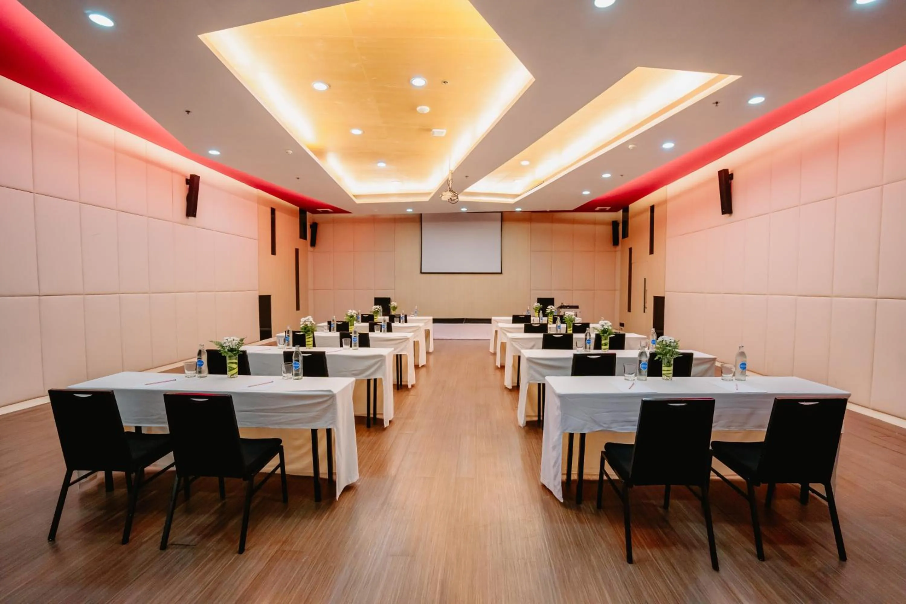Meeting/conference room in SLEEP WITH ME HOTEL design hotel @ patong (SHA Plus+)