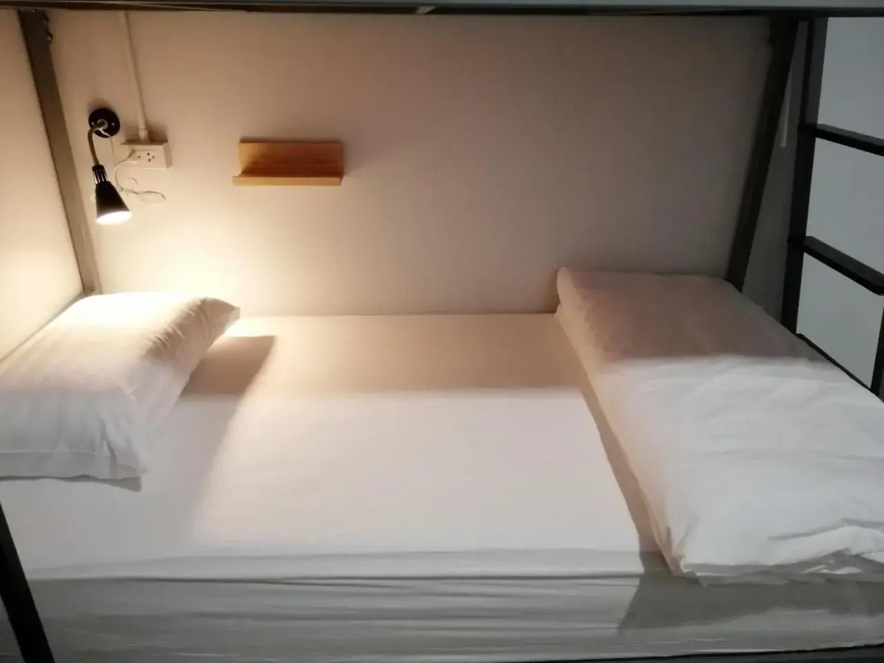 Twin Room with Shared Bathroom in The Marble Hostel Twin Room with Shared Bathroom in The Marble Hostel