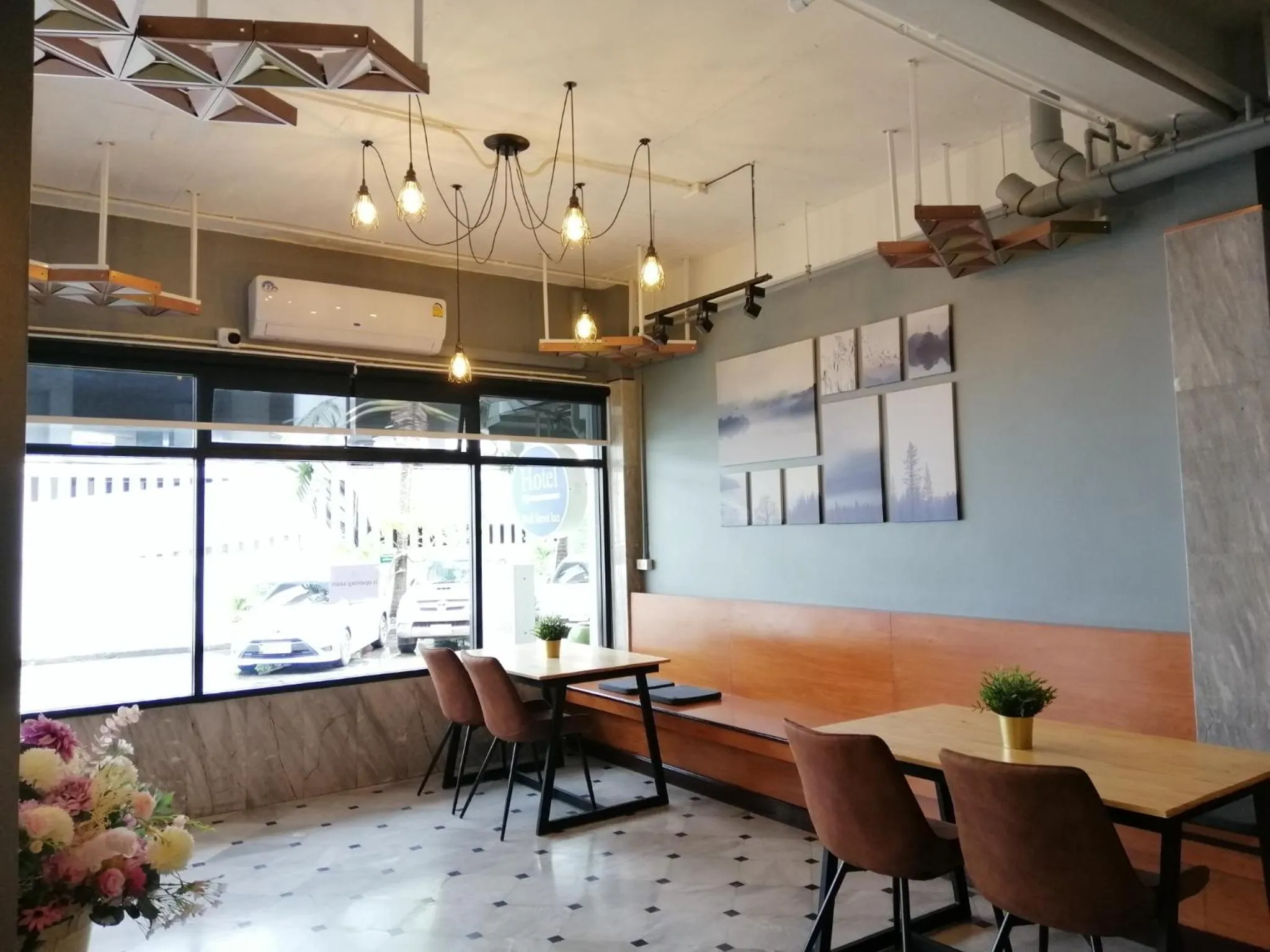 Lobby or reception in The Marble Hostel