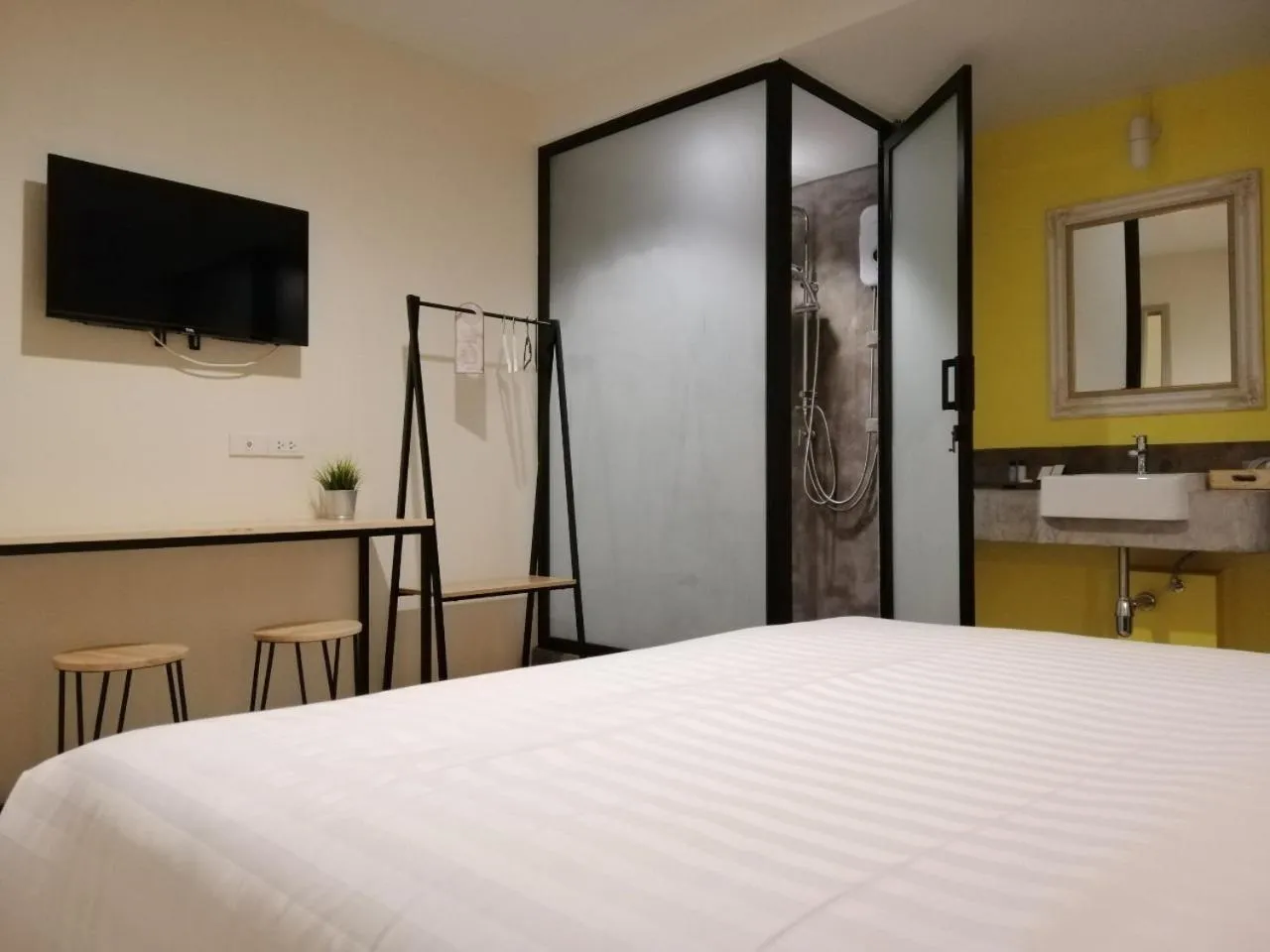 TV and multimedia in The Marble Hostel