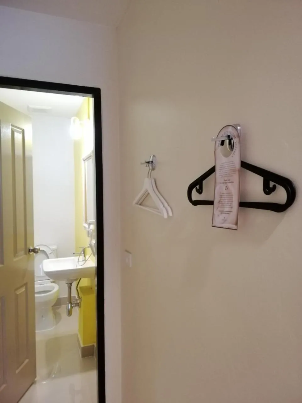 Toilet in The Marble Hostel